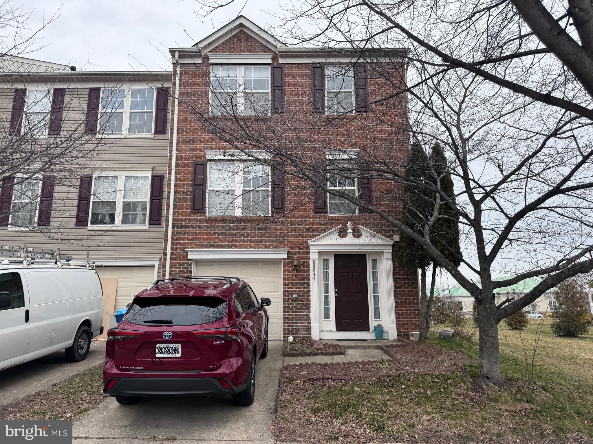 *TENANT MOVING OUT BEFORE ON OR BEFORE MARCH 1ST* 
*PLEASE GIVE TENANT A 10 HOUR NOTICE, AND PLEASE CALL/OR TEXT THEM  TO CONFIRM*
Discover your next home with this charming 3BR townhouse, featuring 2 full baths and a convenient half bath. This end-unit gem boasts a stunning brick facade and three levels of spacious living, accented by elegant bump-outs. The kitchen is a cook's delight, with sleek granite countertops, modern stainless steel appliances, and a chic backsplash. Enjoy privacy in your fully fenced backyard with a serene deck offering tranquil views of the common area. The master suite is an oasis of relaxation, complete with a separate shower and a luxurious soaking tub. Situated within a leisurely stroll to the shopping center, this pet-friendly haven (subject to approval) is waiting for you. Tours are by appointment from Monday to Saturday. Make it yours starting March 1st, 2024.

Central A/C; Cooling Fuel: Electric; Heating: Forced Air; Heating Fuel: Natural Gas; Hot Water: Natural Gas; Water Source: Public; Sewer: Public Septic, Public Sewer
