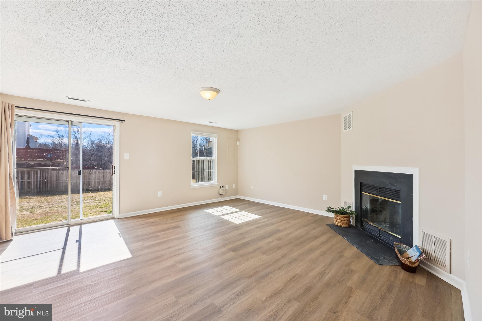 NORTHLAKE - Residential