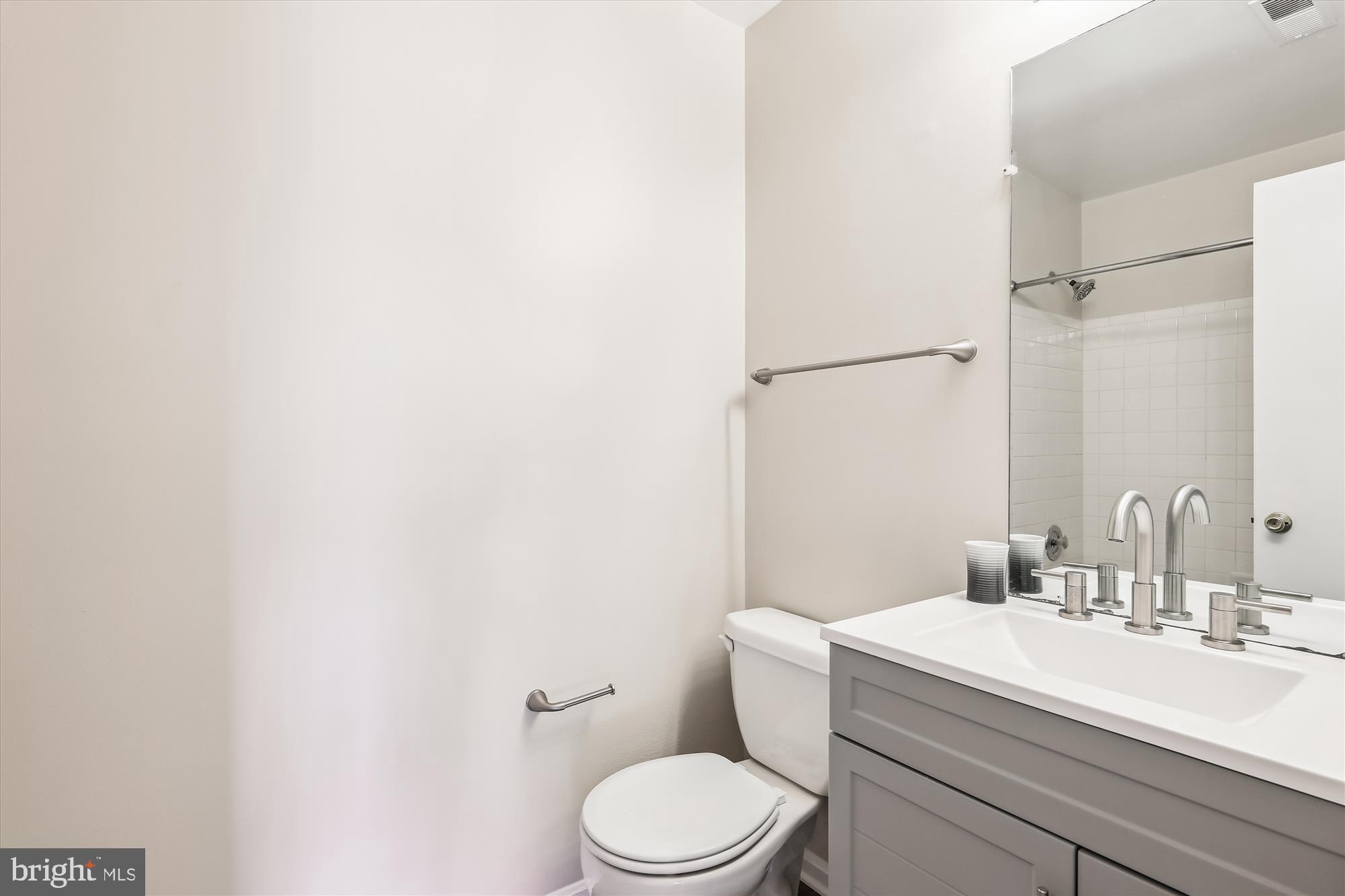 NORTHLAKE - Residential