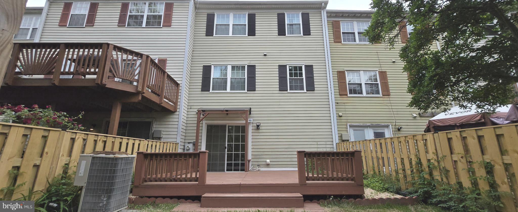 WOODSTREAM VILLAGE - Residential