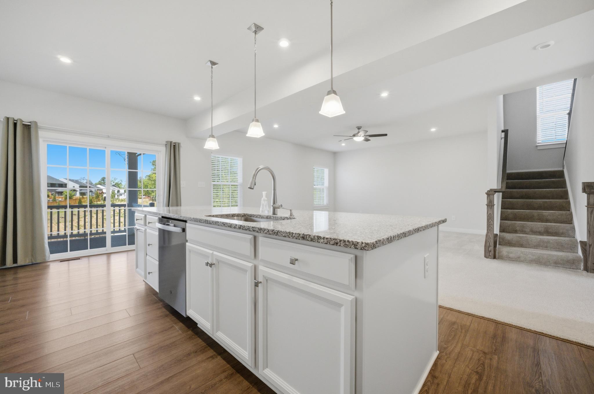 STONEHOUSE - Residential