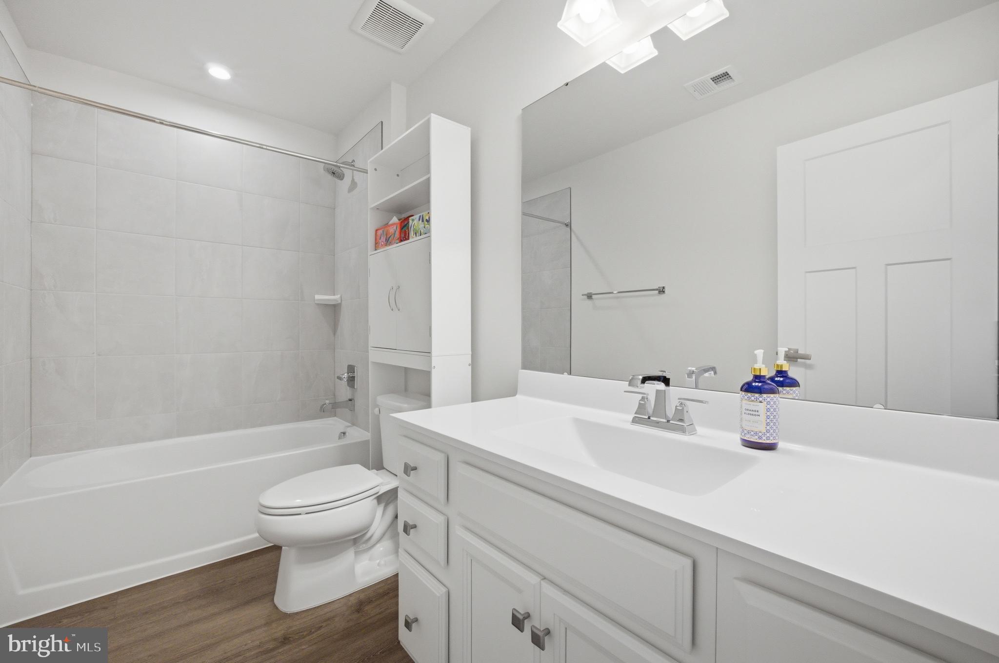 STONEHOUSE - Residential