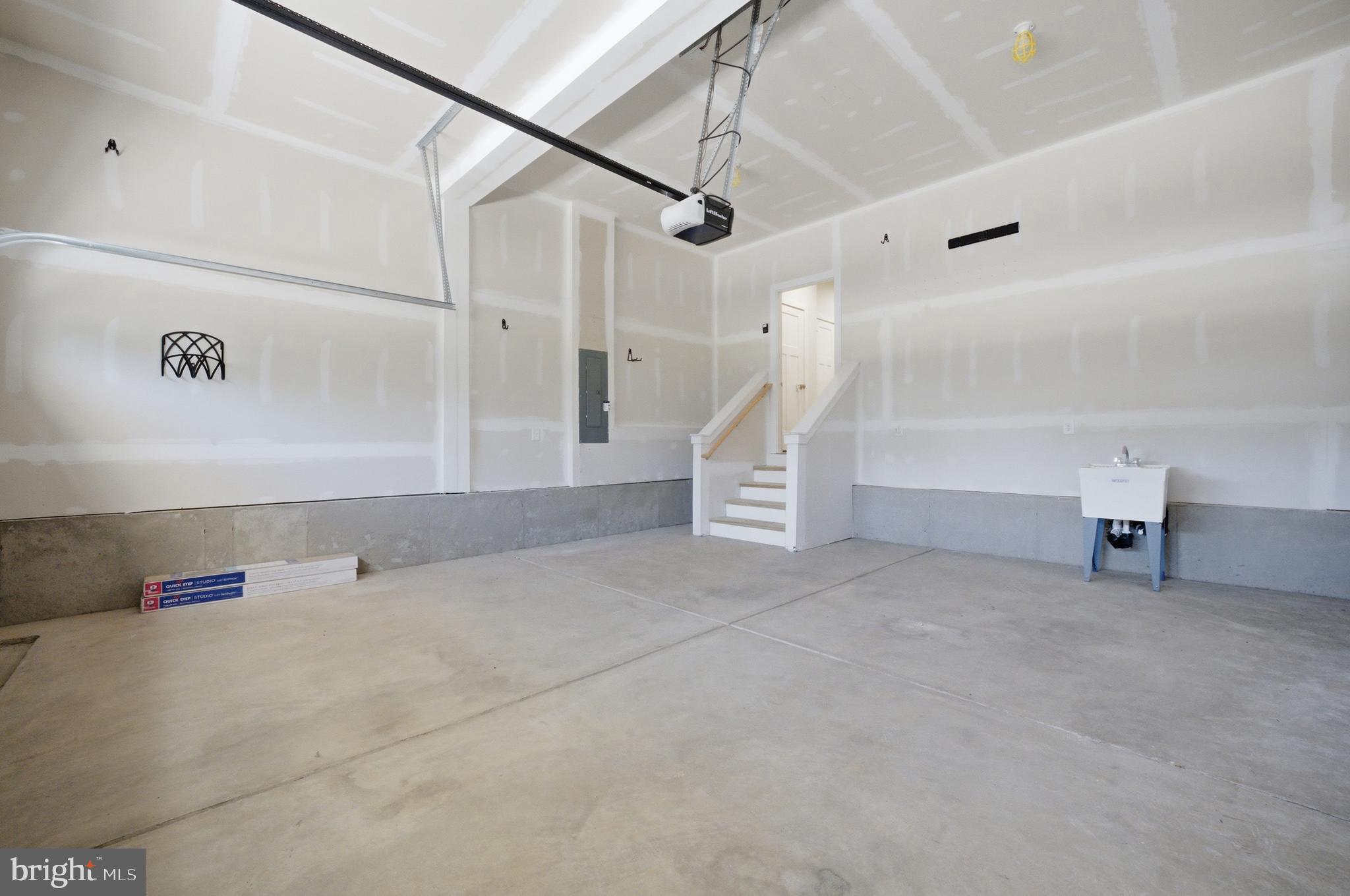 STONEHOUSE - Residential
