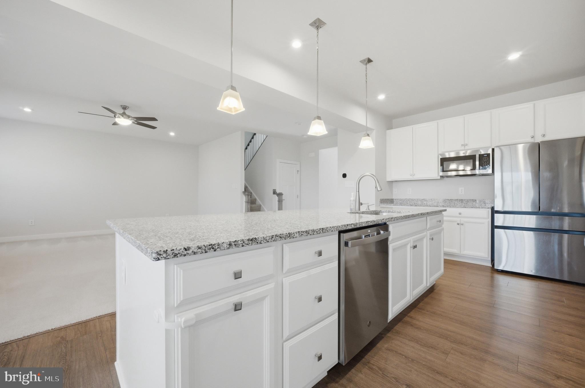 STONEHOUSE - Residential