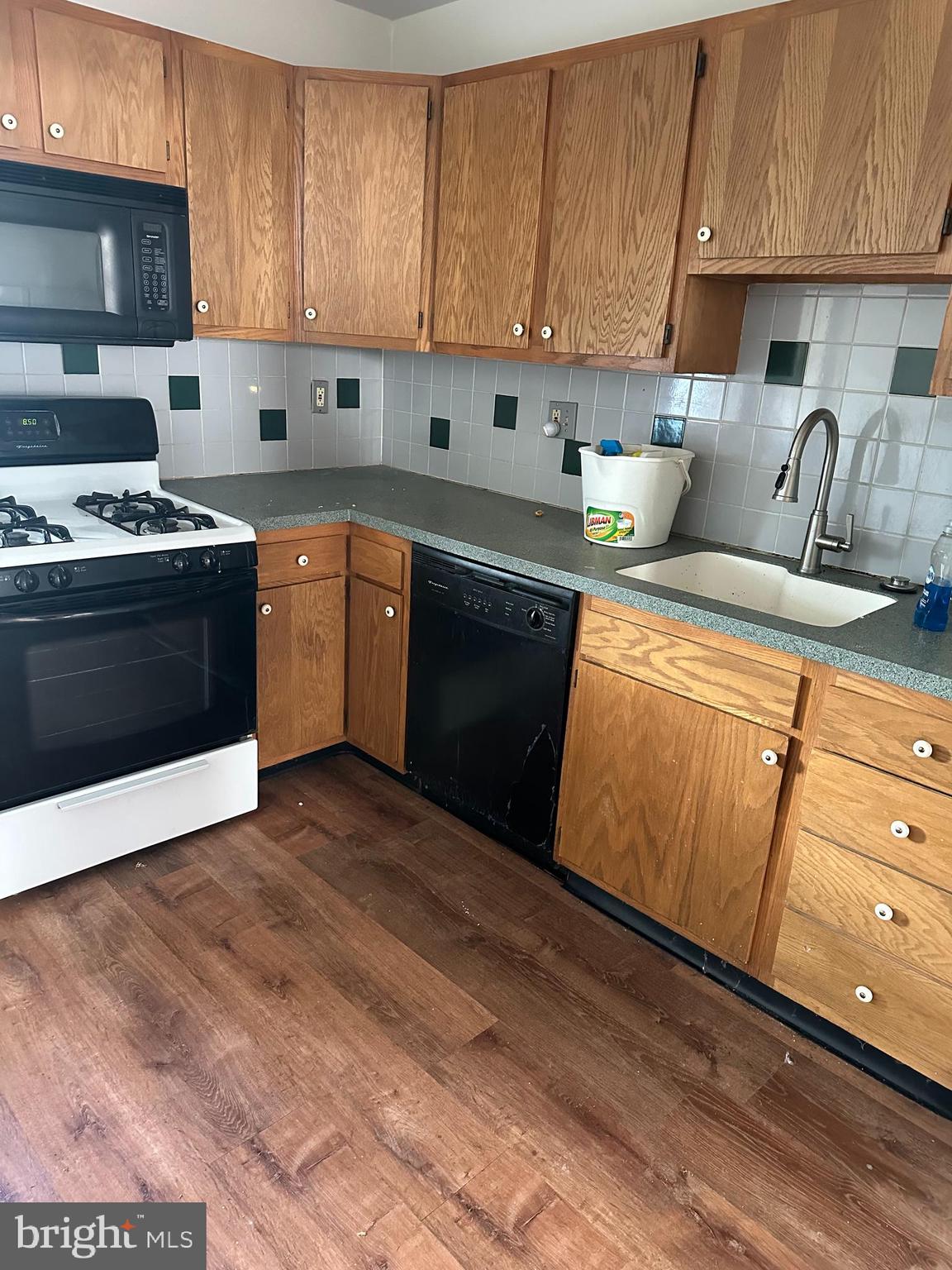 PORT RICHMOND - Residential