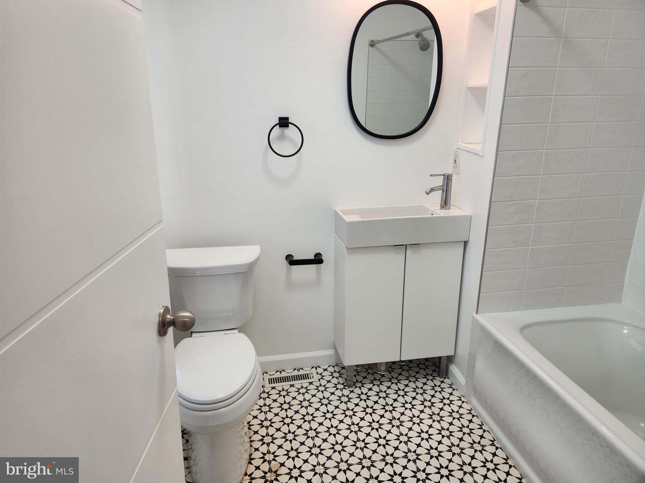HIGHLANDTOWN - Residential Lease
