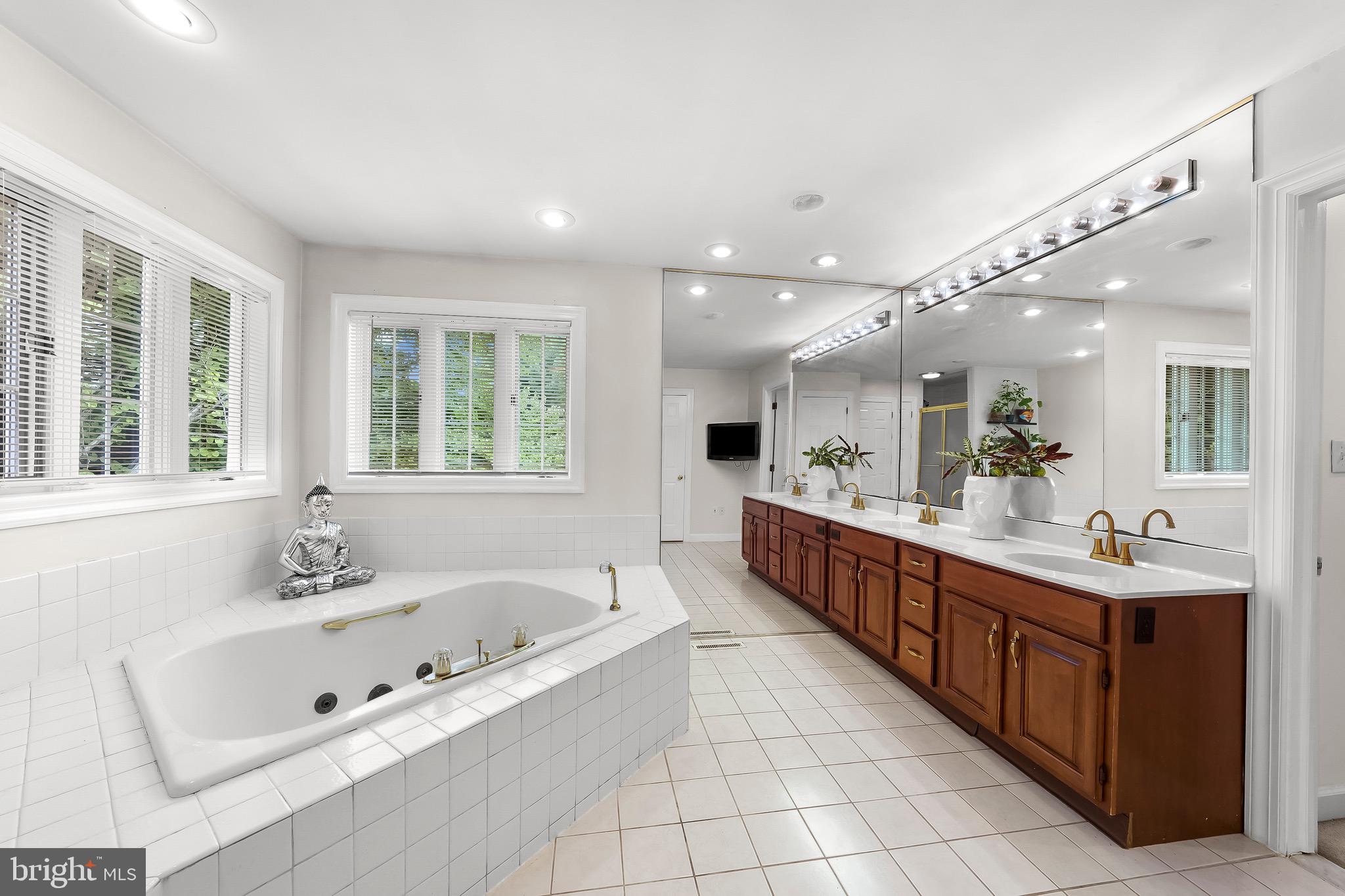 MARSHALL CREEK FAR - Residential