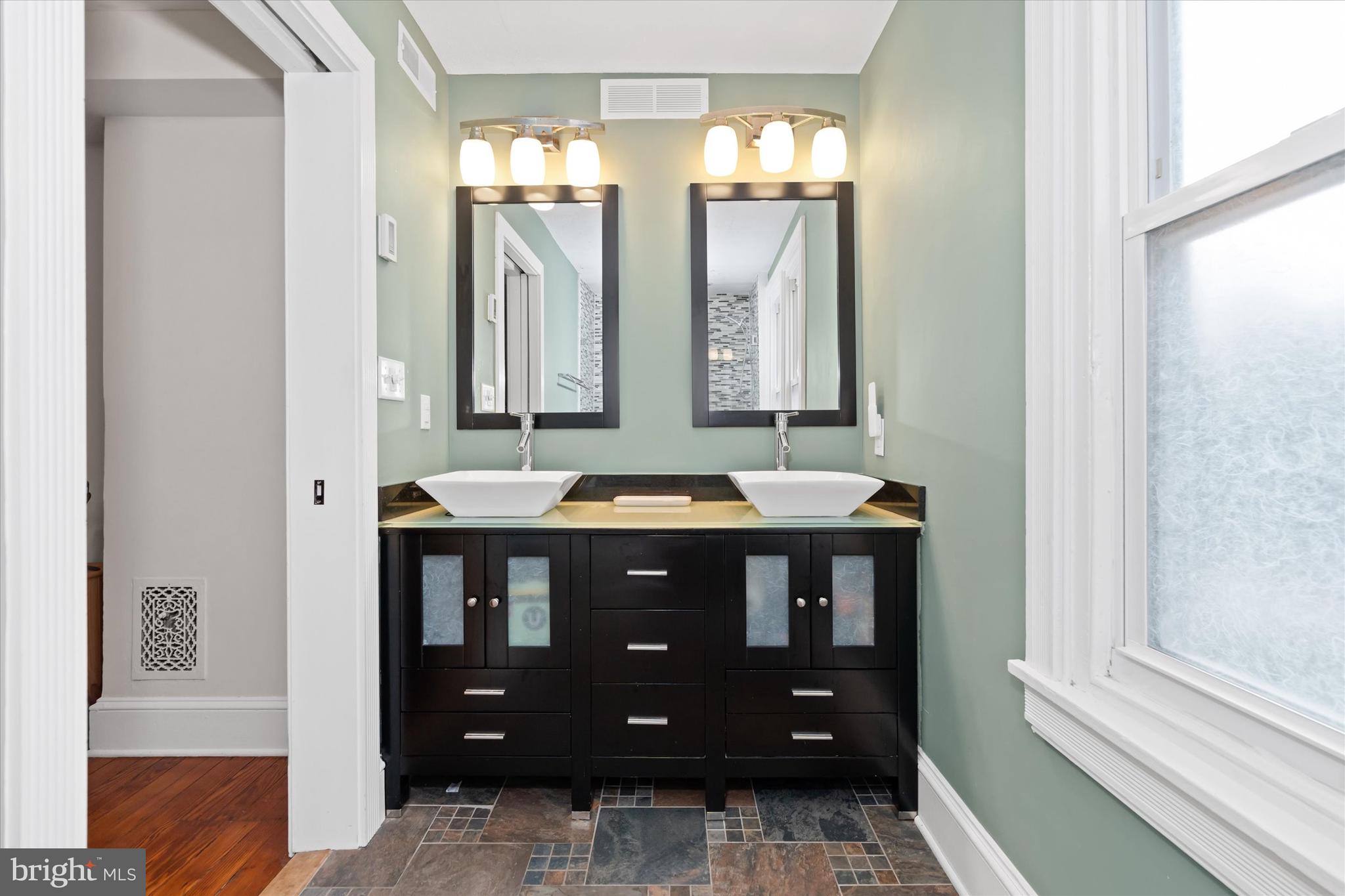 BRYN MAWR - Residential
