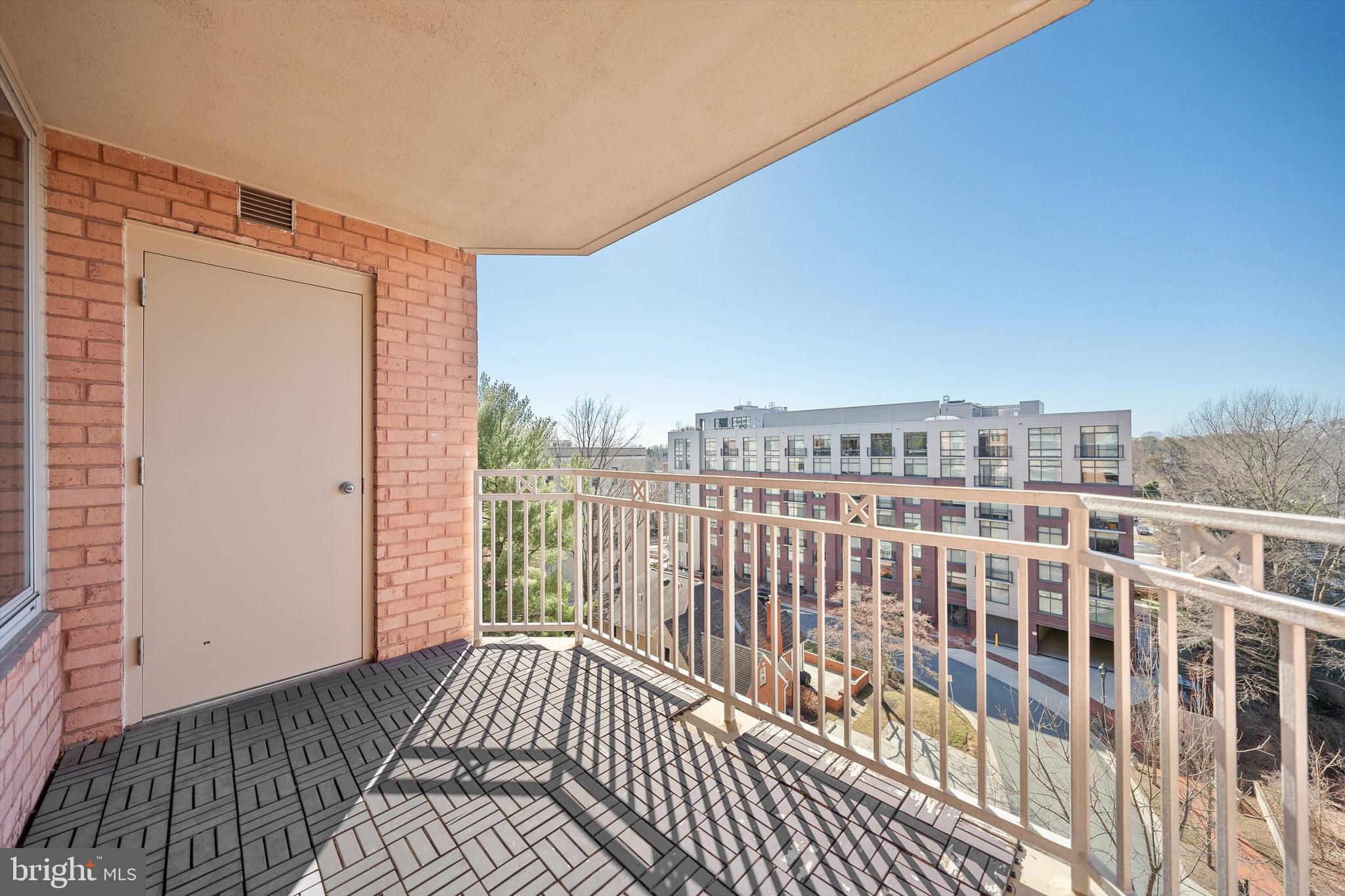 DOWNTOWN BETHESDA - Residential