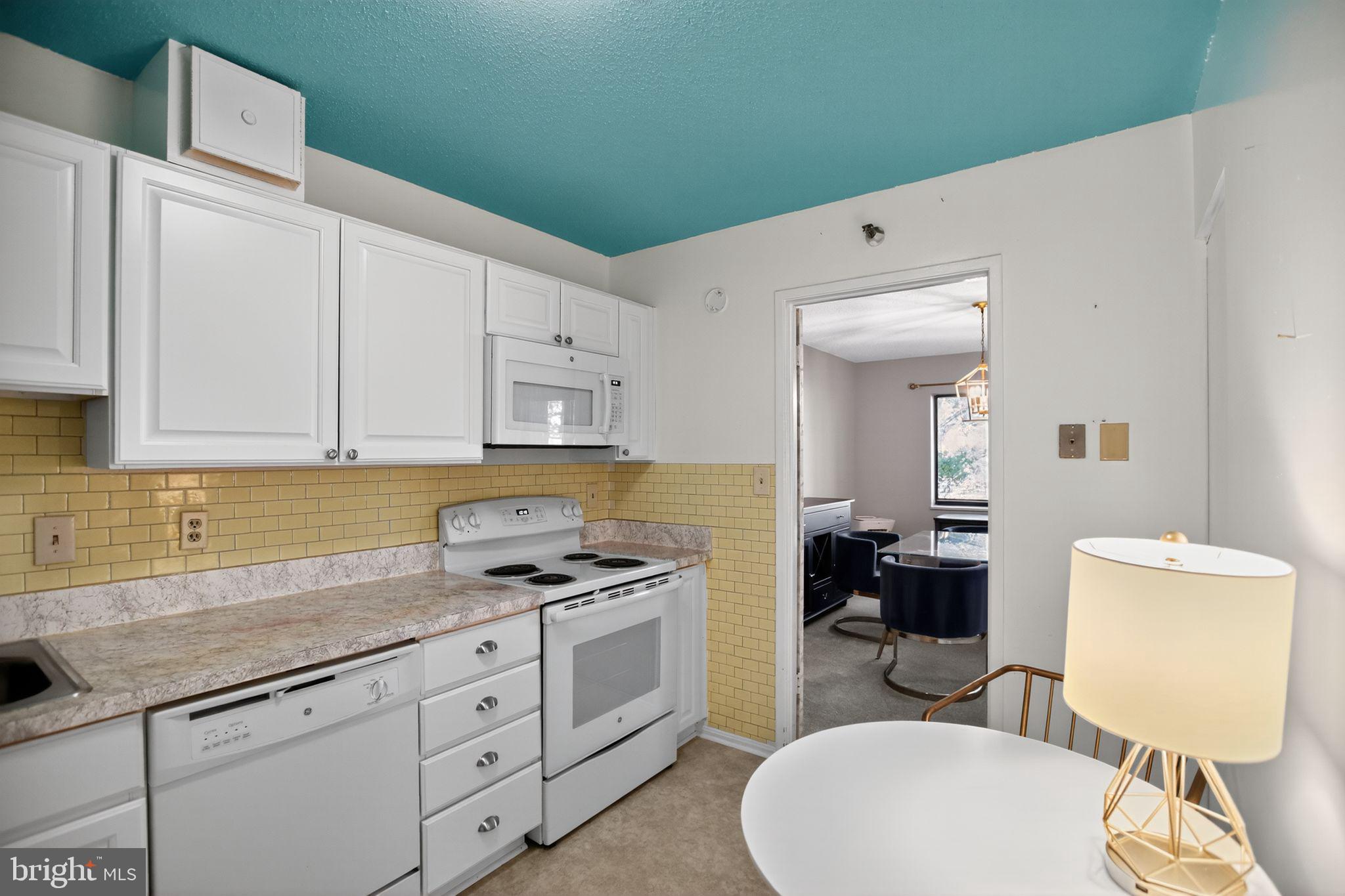 GREENS AT LEISURE WORLD - Residential