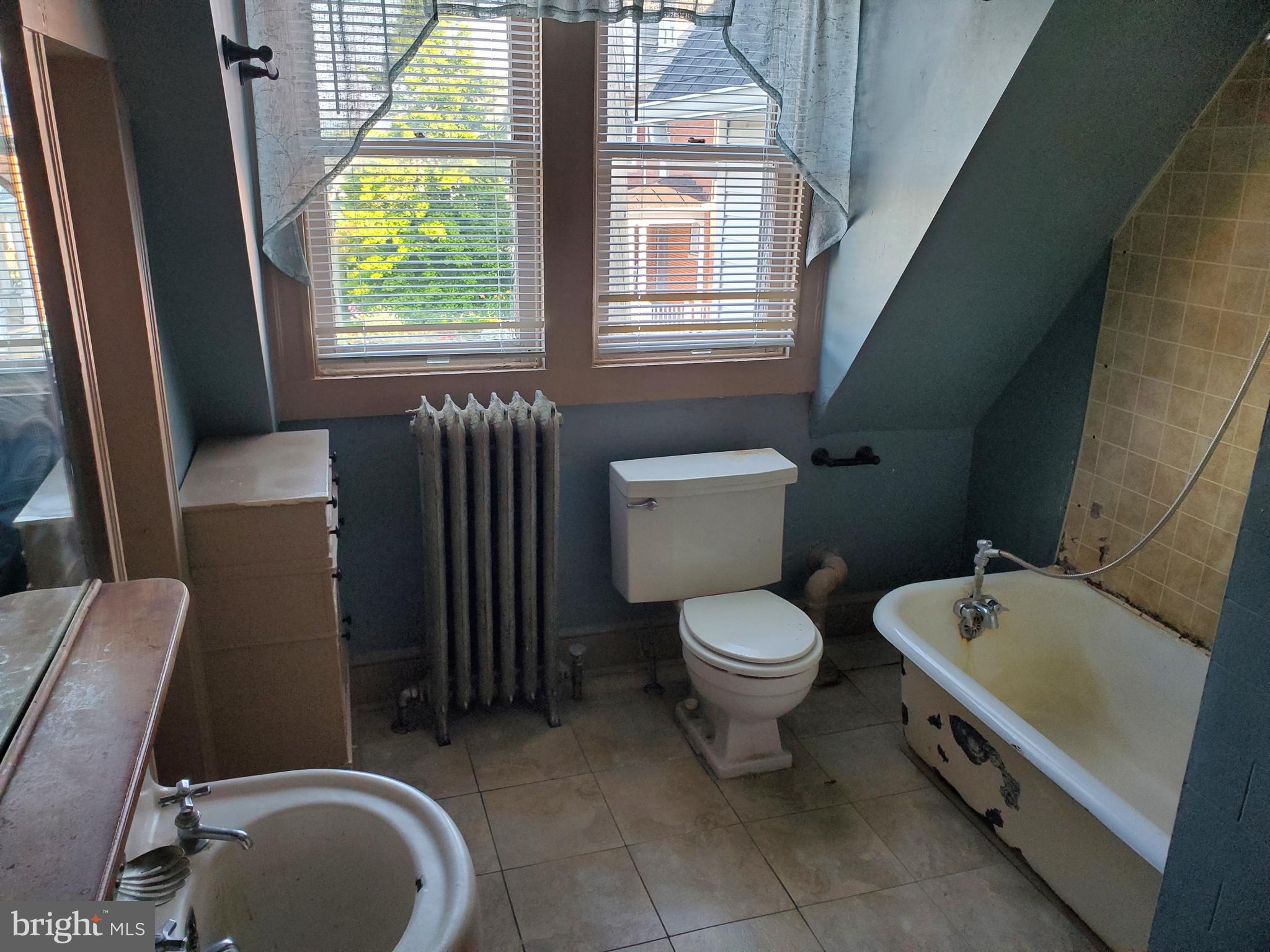 MIDDLETOWN - Residential