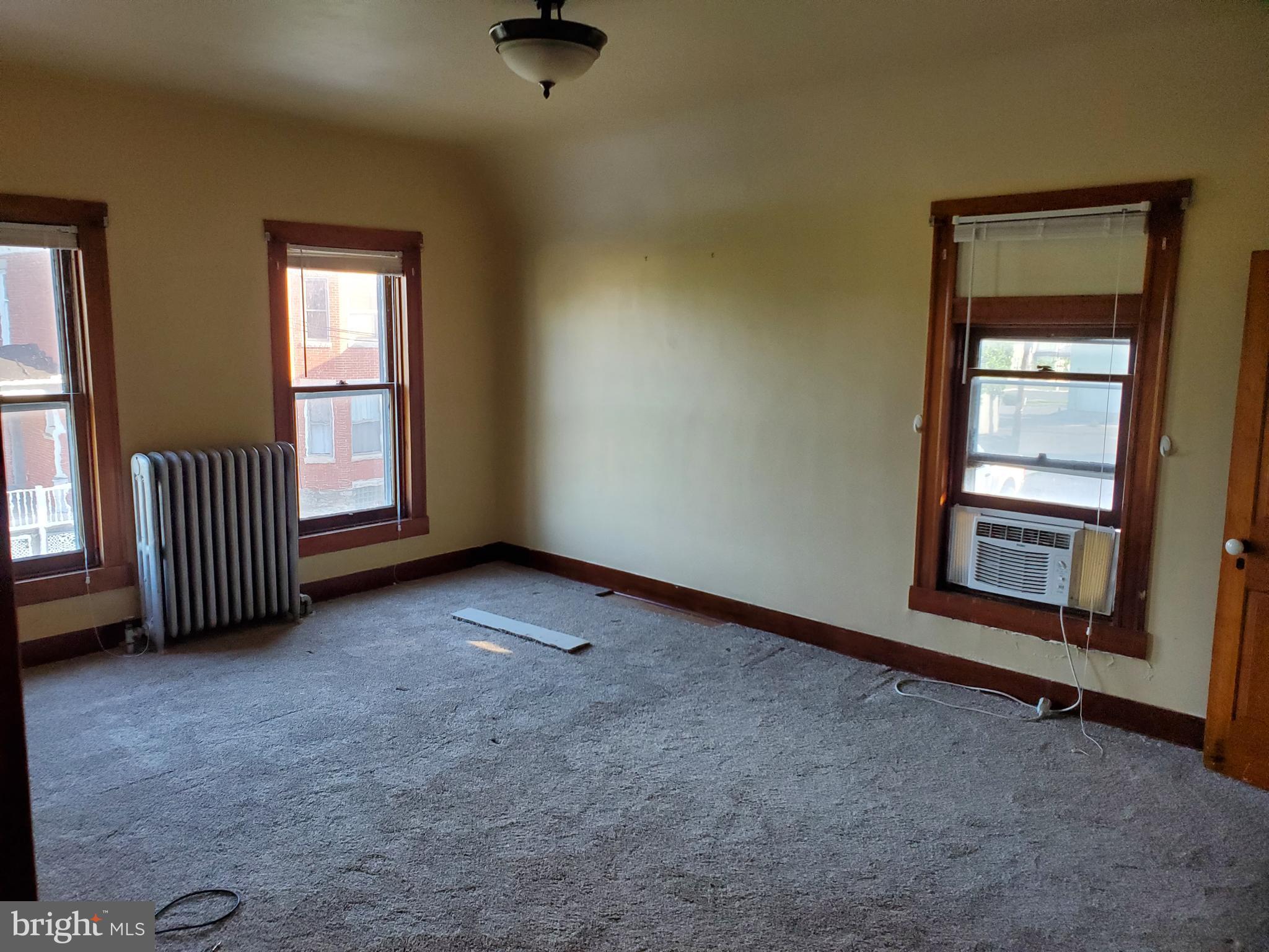 MIDDLETOWN - Residential