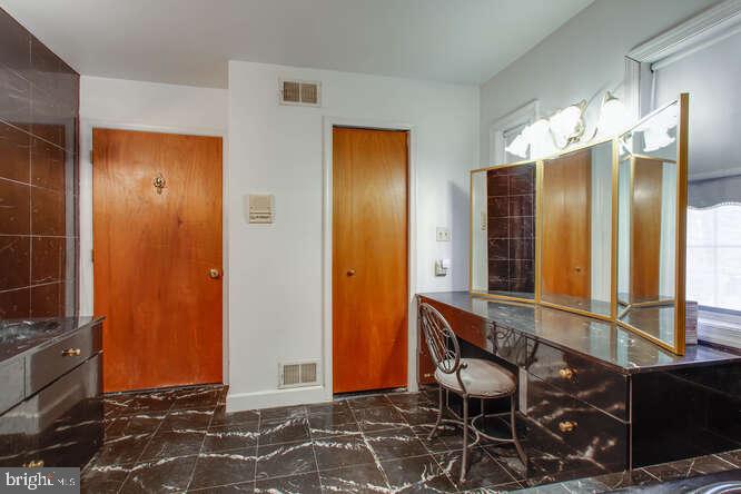 INDEPENDENCY - Residential