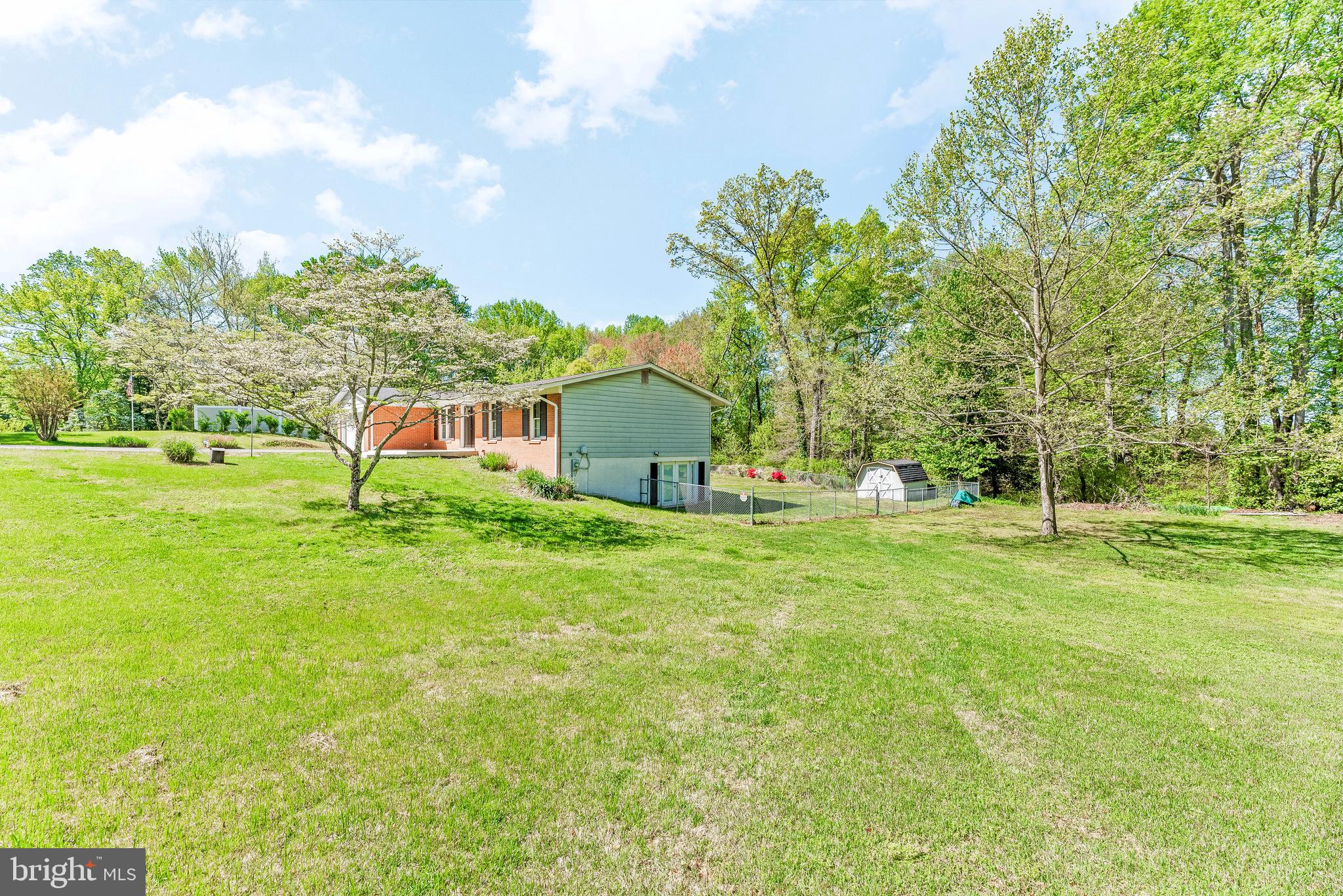 COUNTRY ROAD ESTATES - Residential