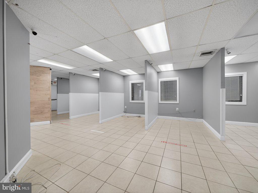 REGULARS - Commercial Sale
