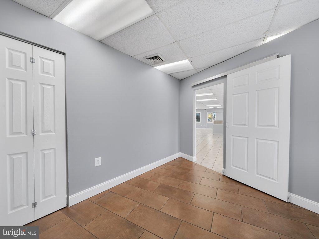 REGULARS - Commercial Sale