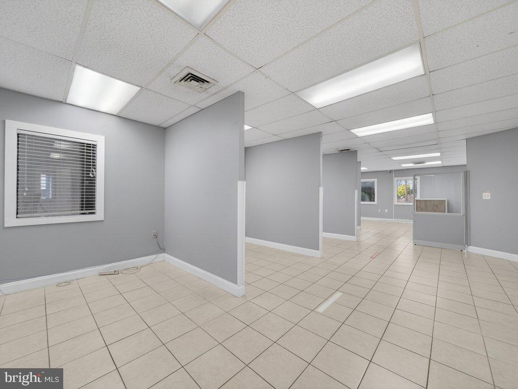 REGULARS - Commercial Sale