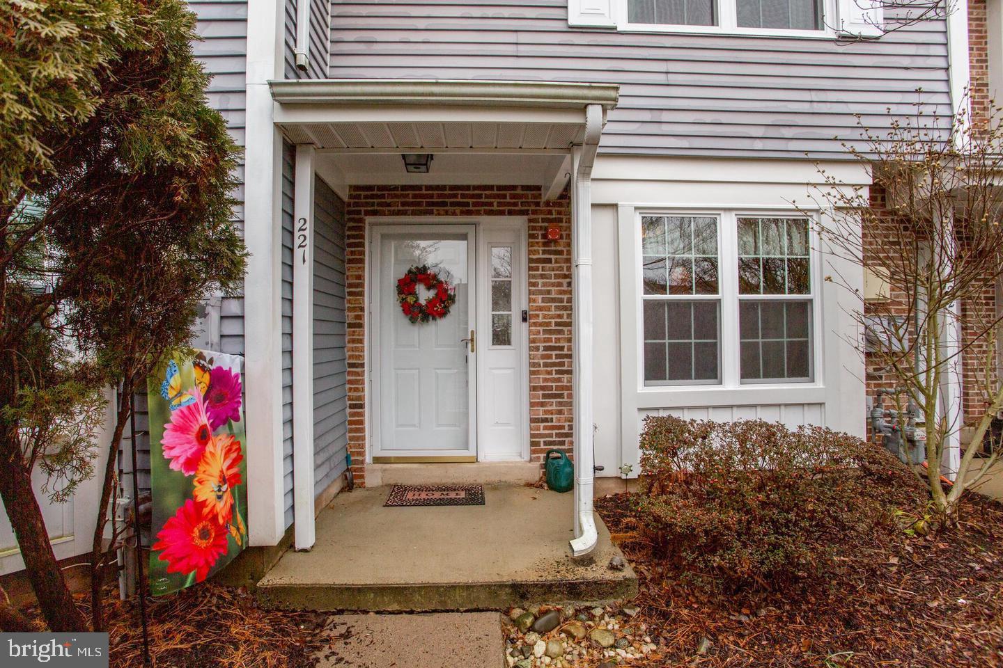 LIBERTY SQUARE - Residential Lease