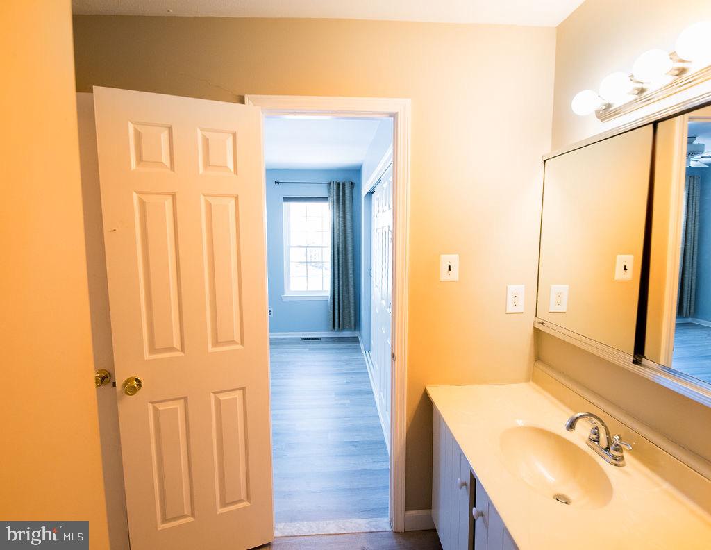 LIBERTY SQUARE - Residential Lease