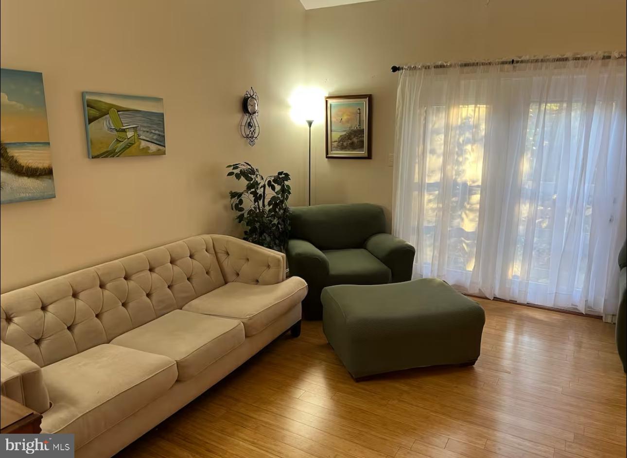 LONG BEACH - Residential