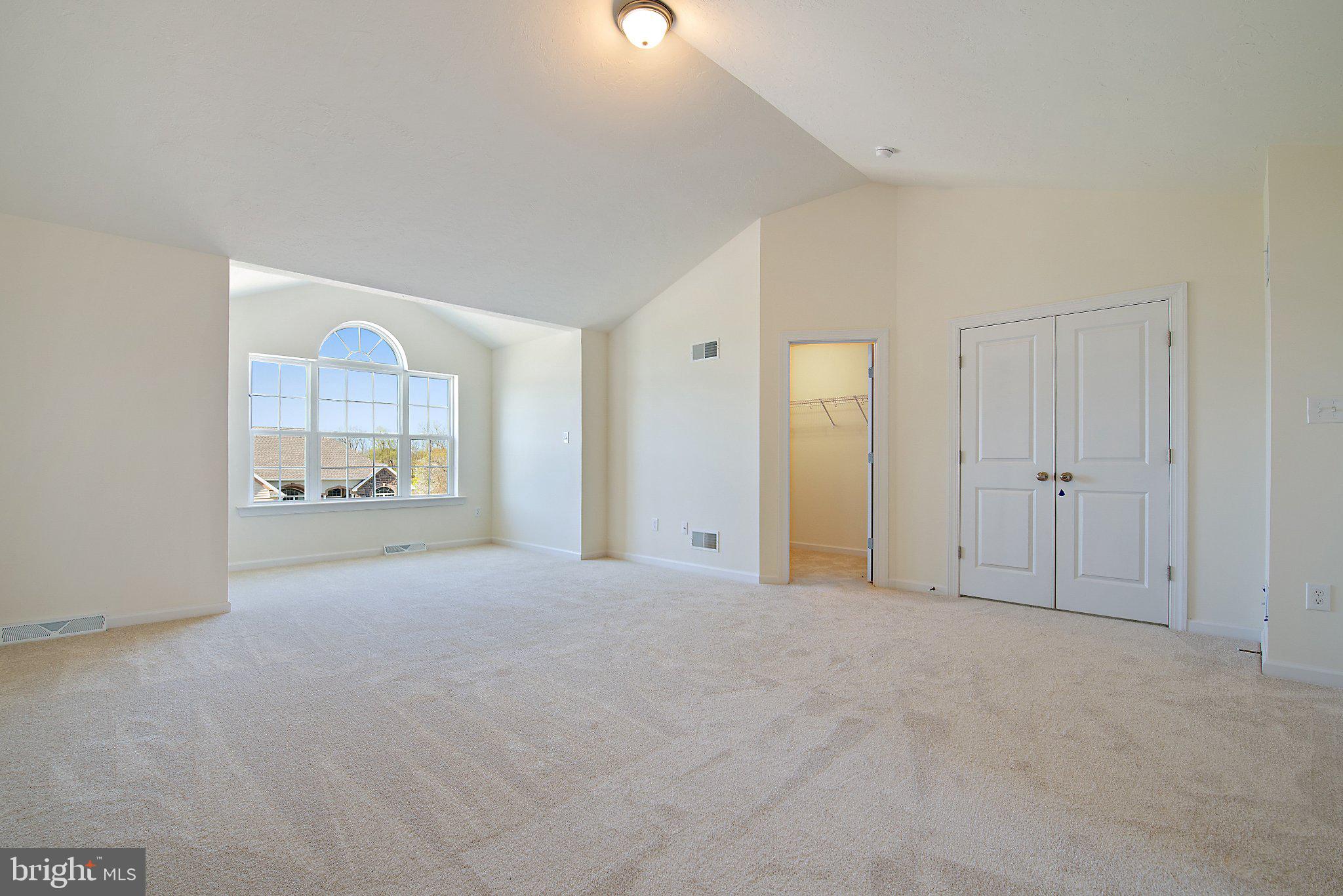 THORNBURY HUNT II - Residential