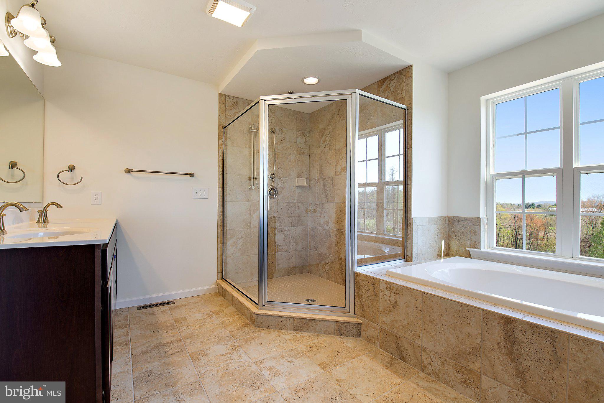 THORNBURY HUNT II - Residential