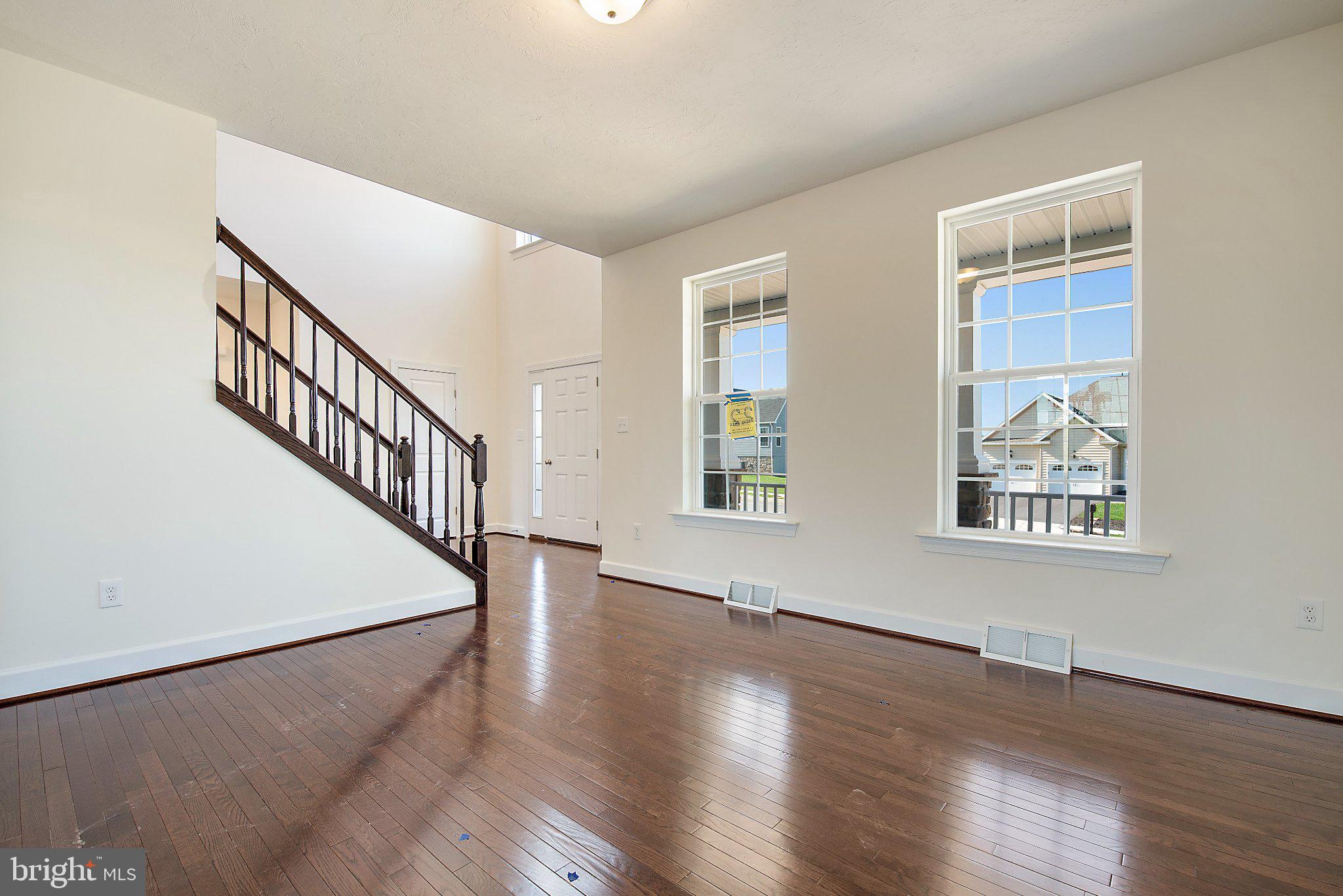 THORNBURY HUNT II - Residential