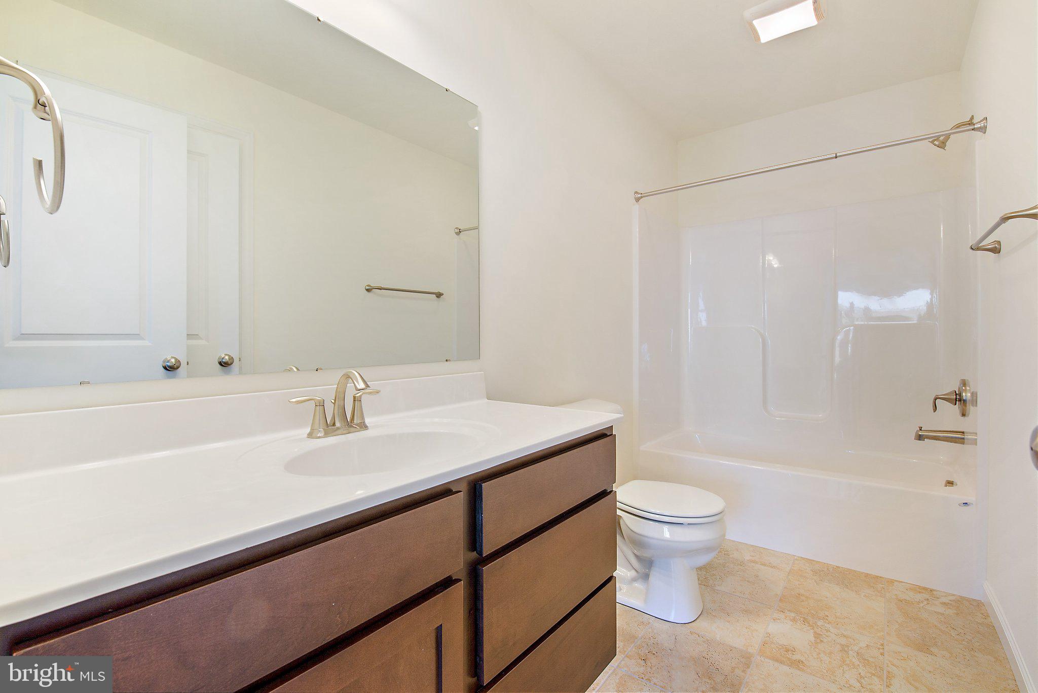 THORNBURY HUNT II - Residential