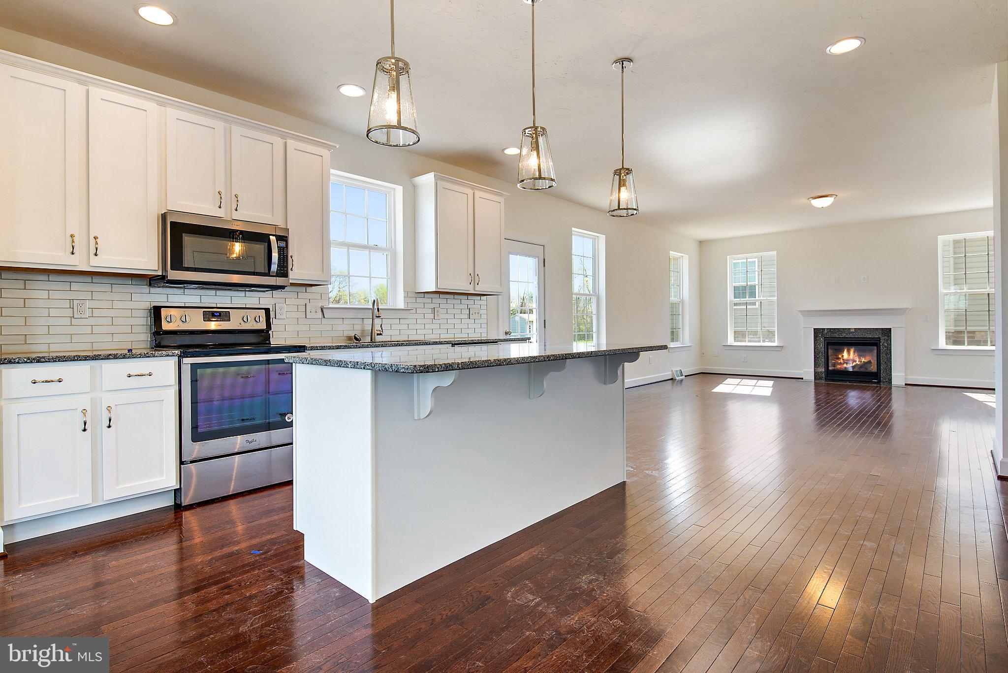THORNBURY HUNT II - Residential