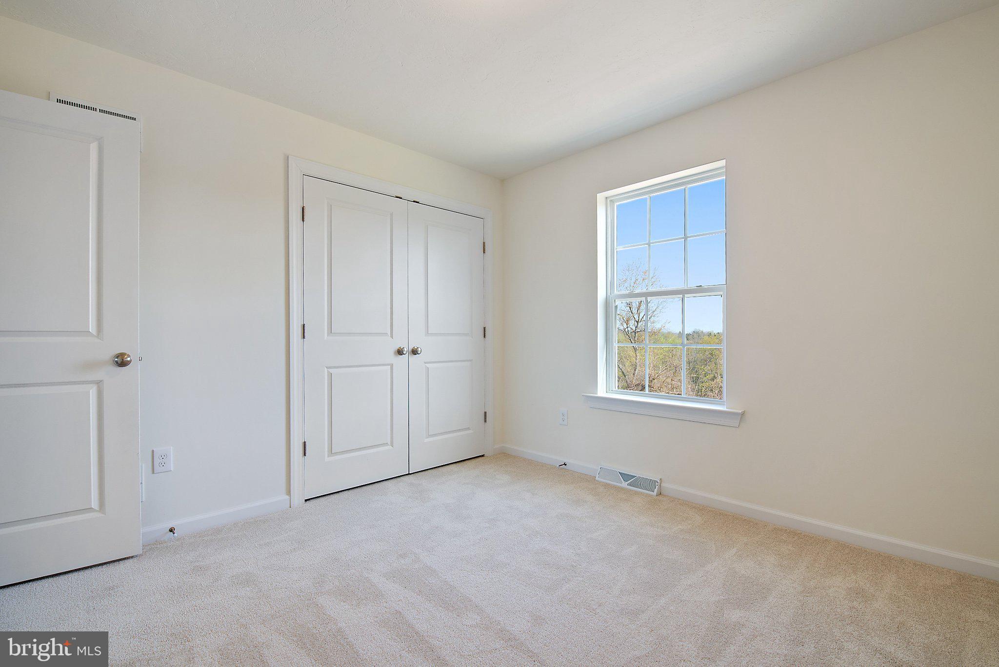 THORNBURY HUNT II - Residential