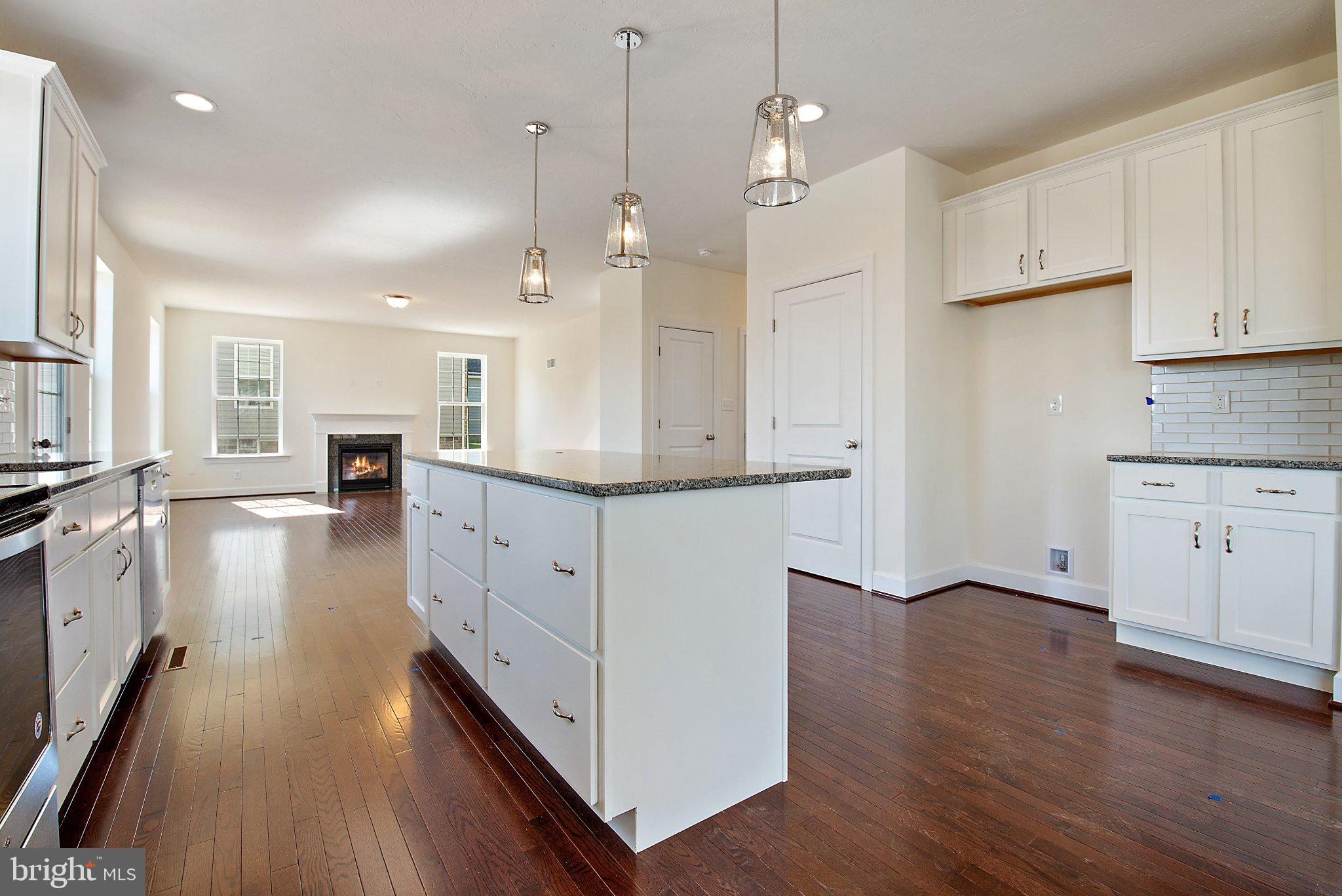 THORNBURY HUNT II - Residential