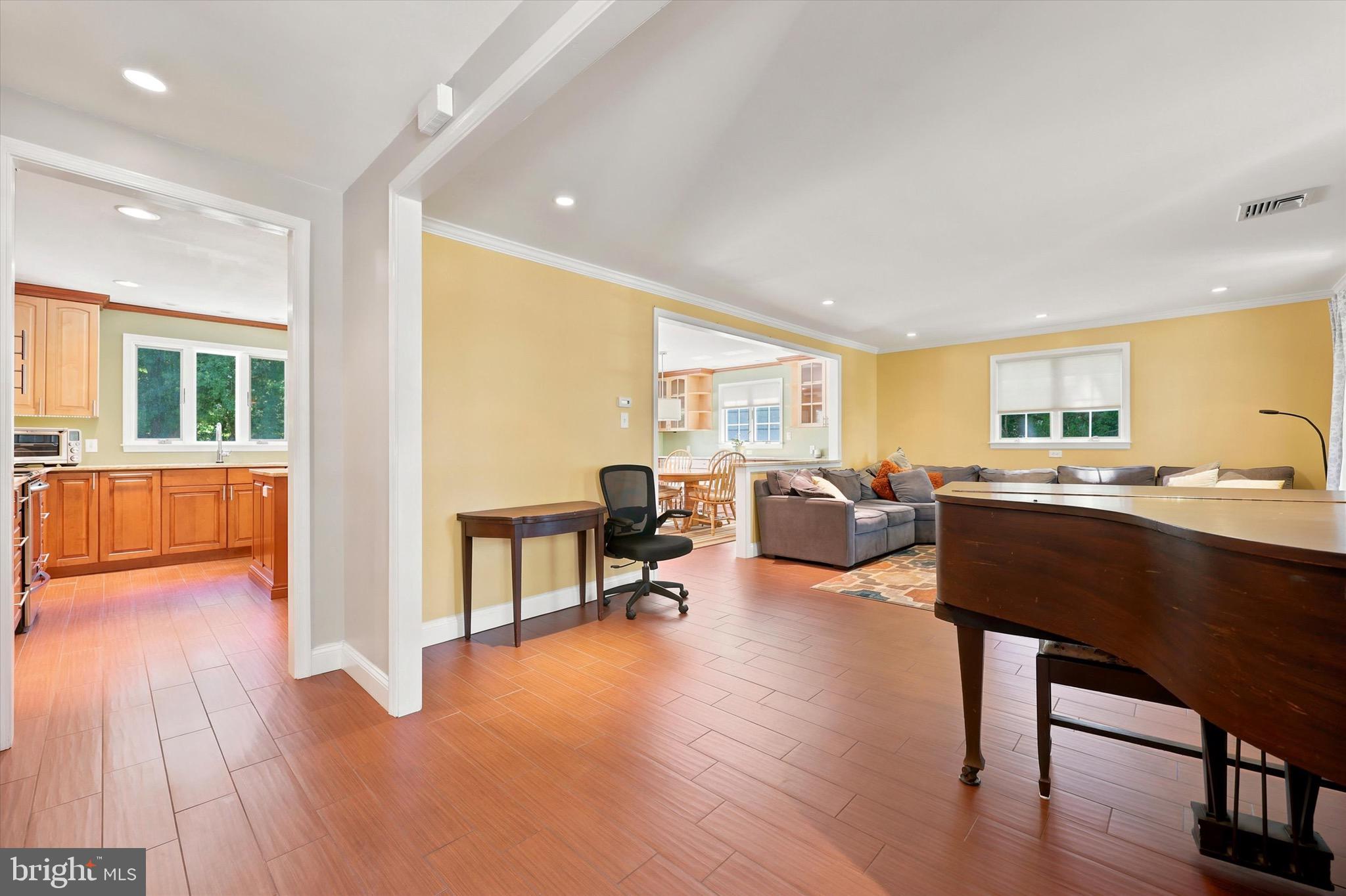 FORT WASHINGTON - Residential