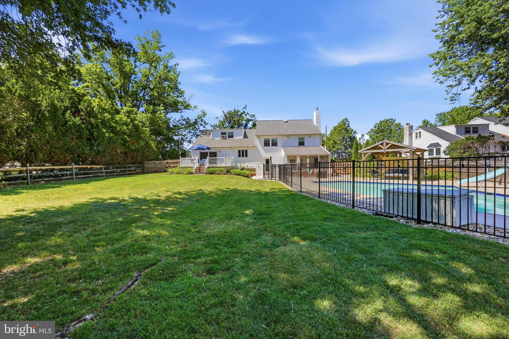FORT WASHINGTON - Residential
