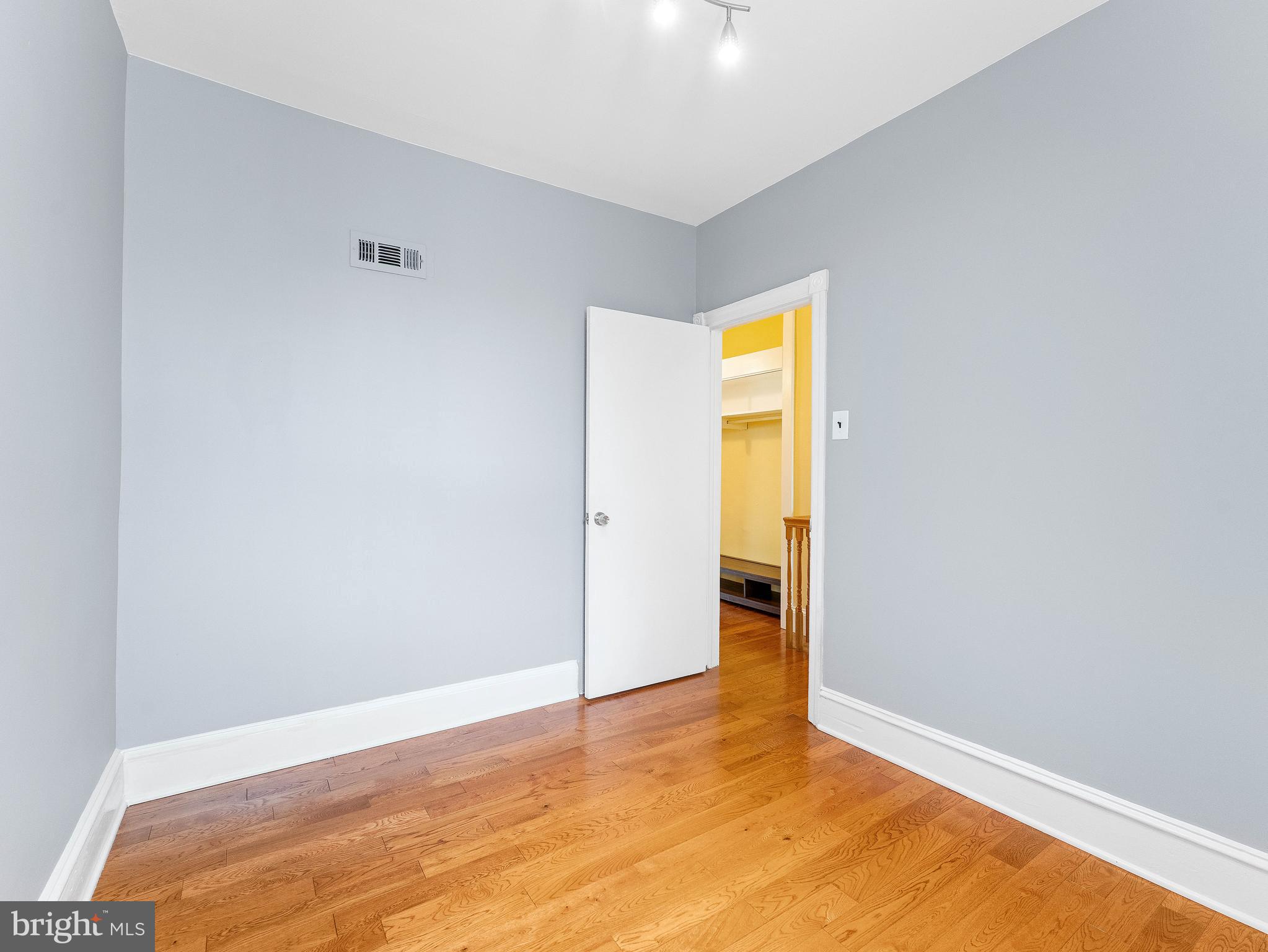 GIRARD ESTATES - Residential