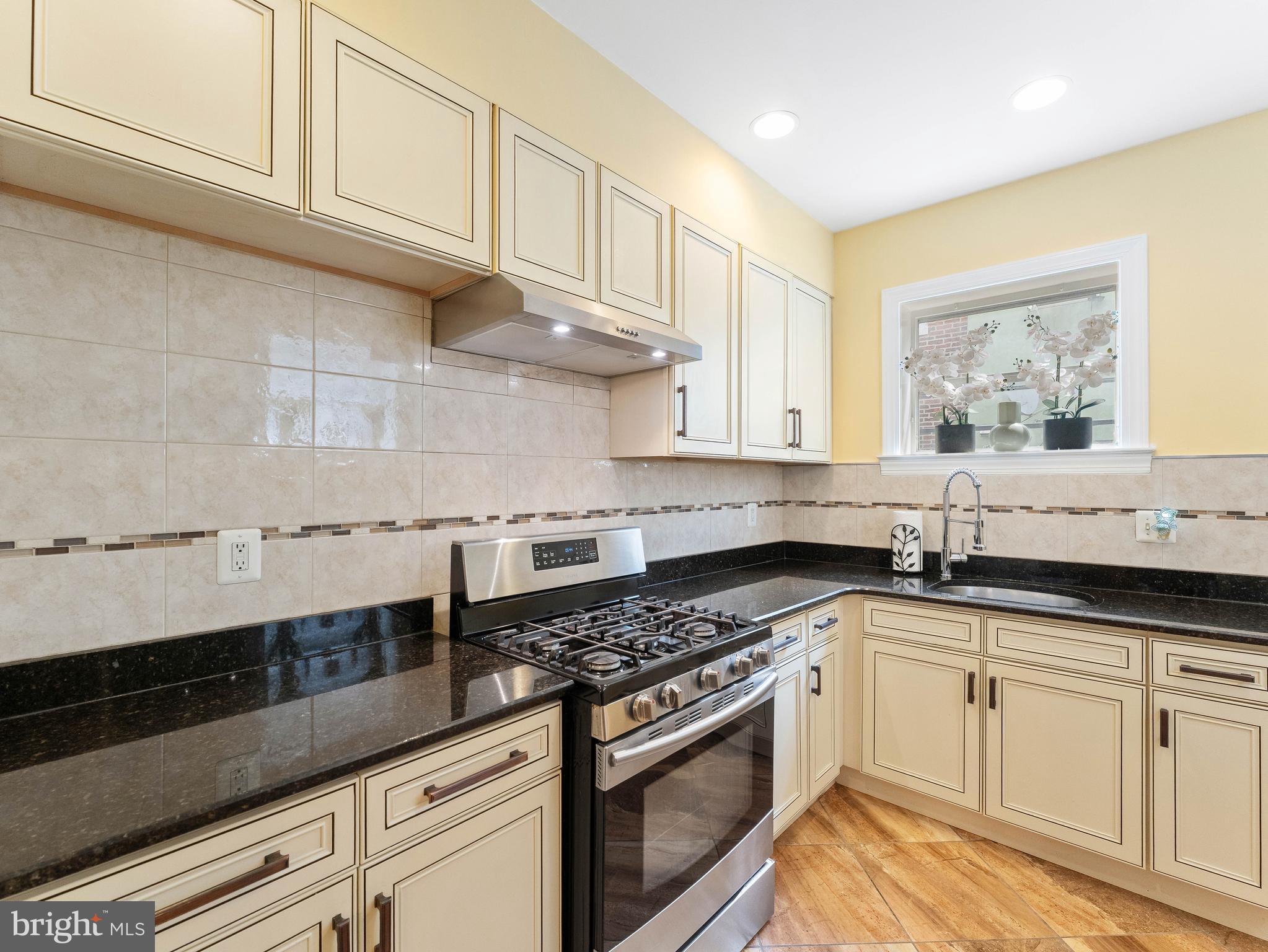 GIRARD ESTATES - Residential