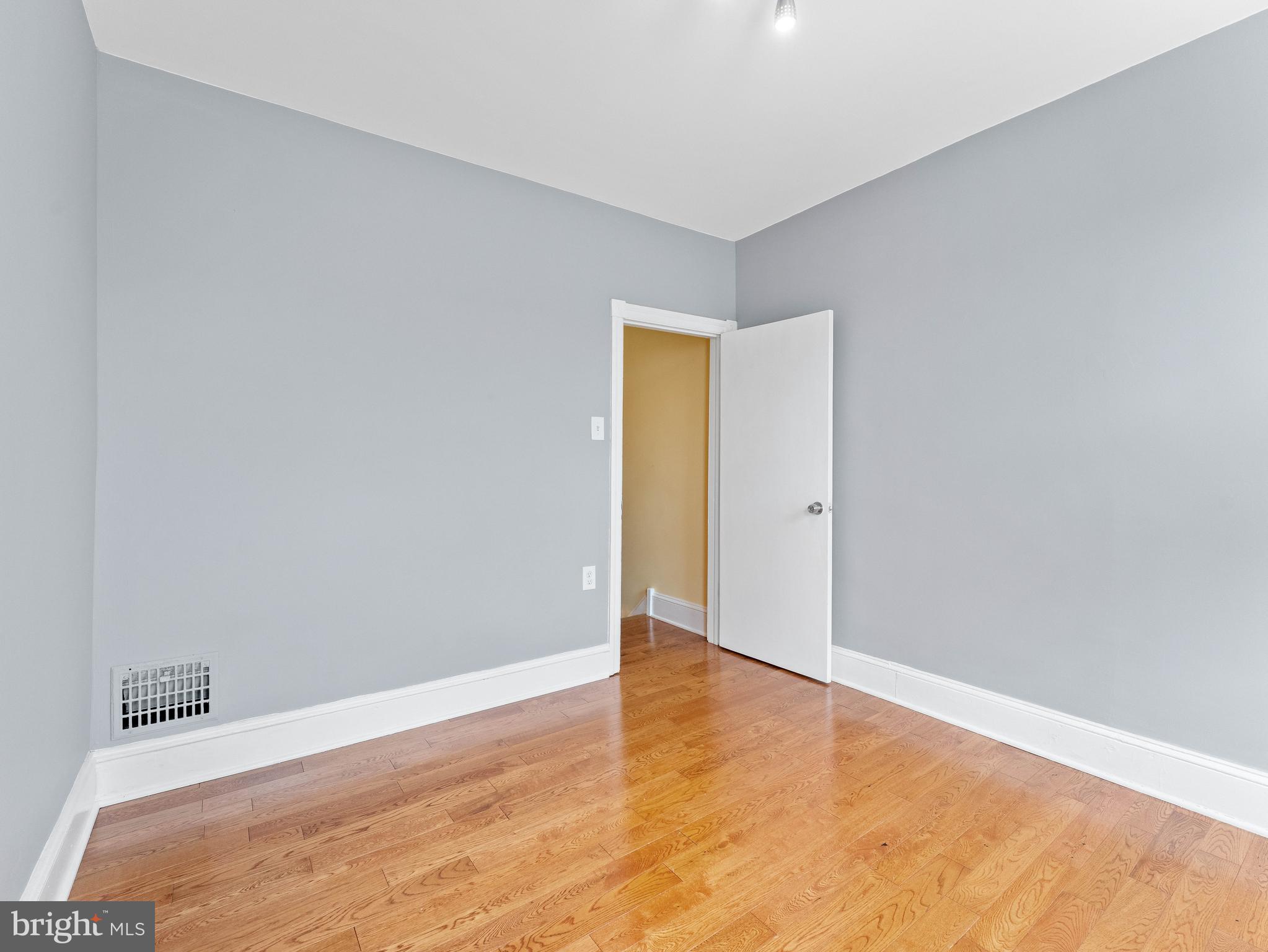 GIRARD ESTATES - Residential