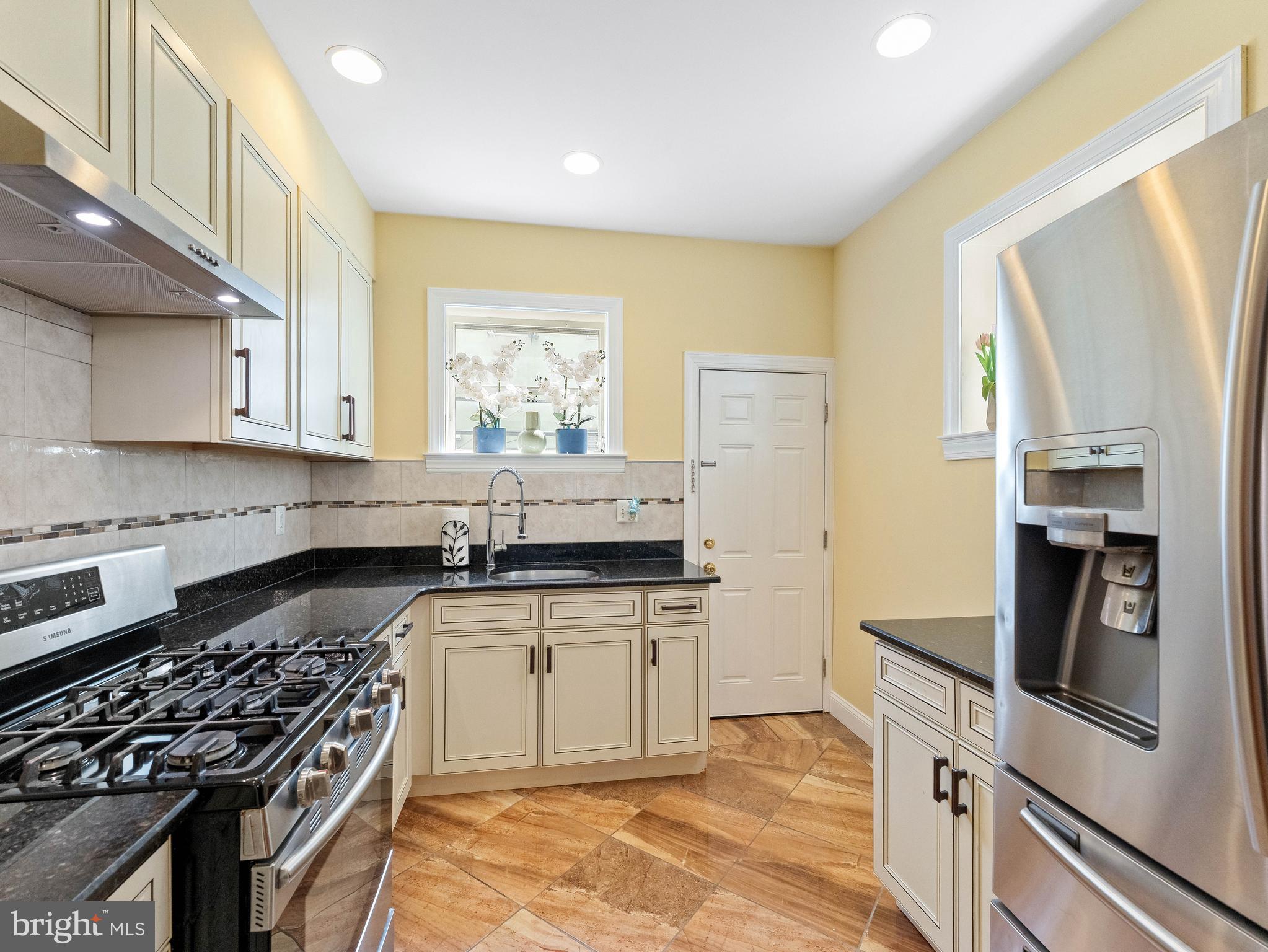 GIRARD ESTATES - Residential