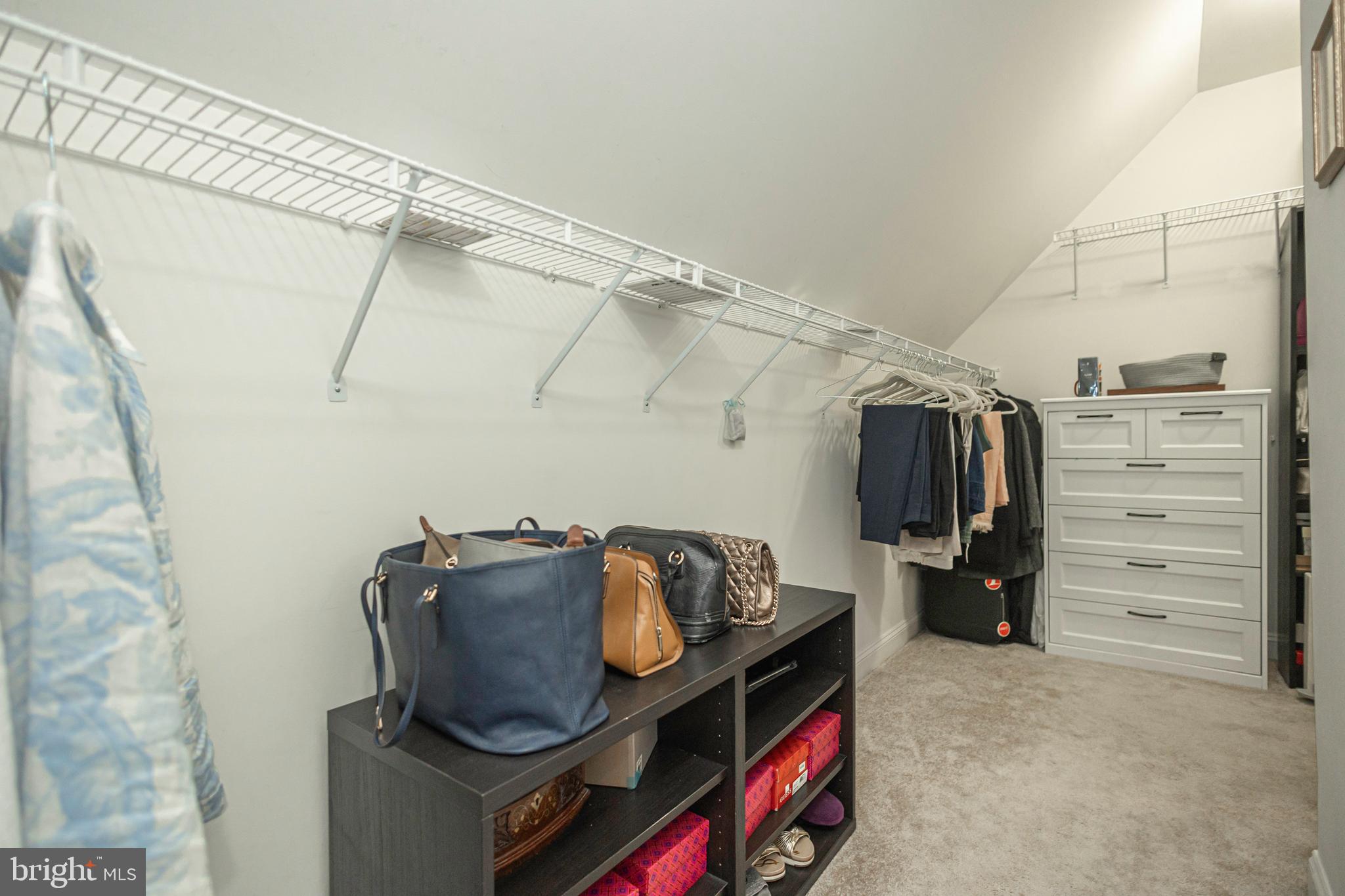 DOLINGTON ESTATES - Residential