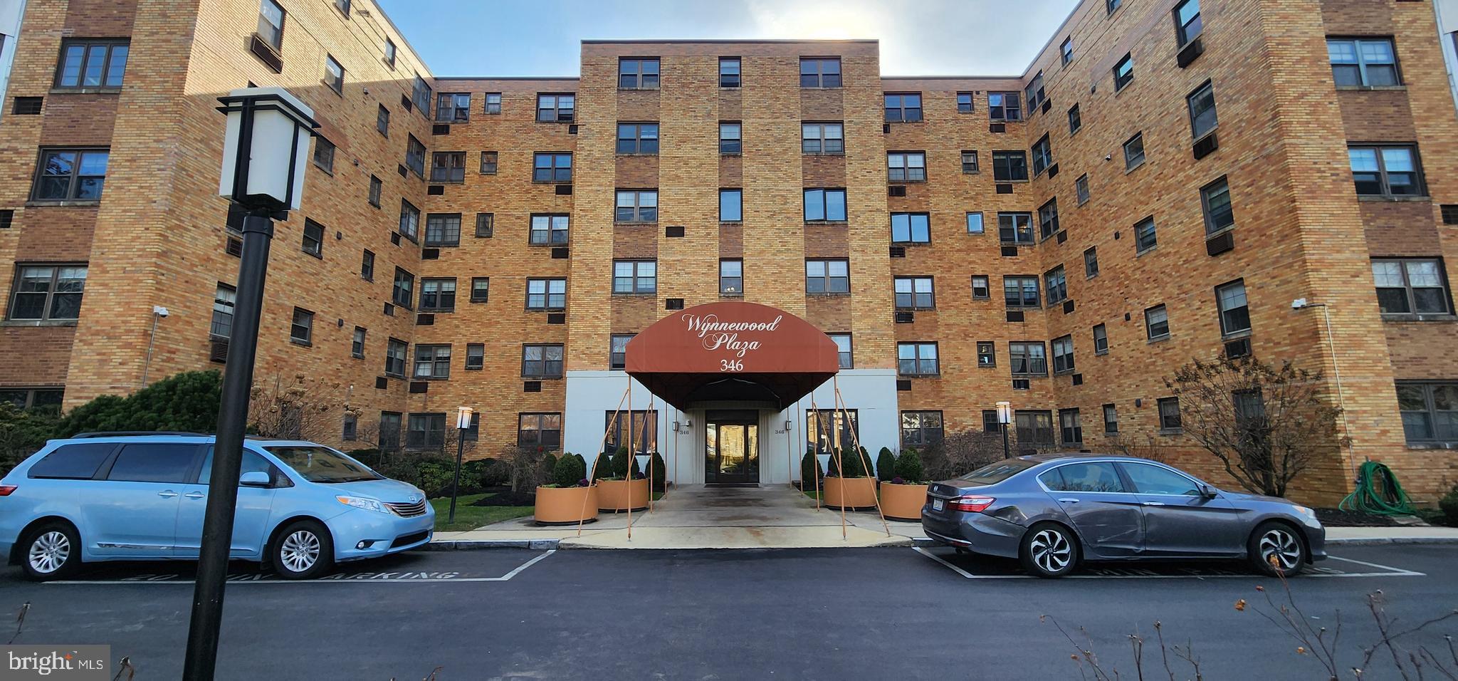 WYNNEWOOD PLAZA - Residential