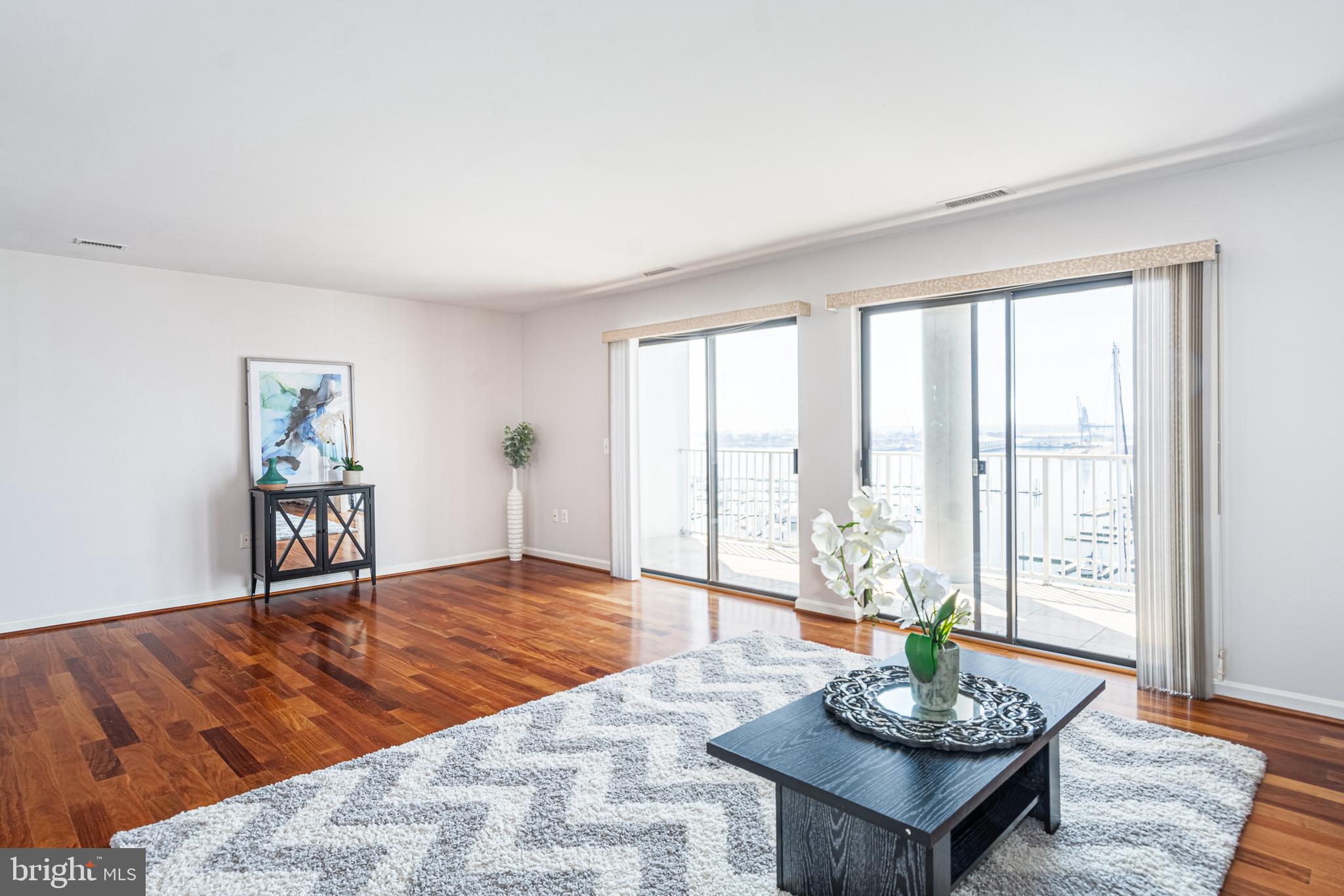 LIGHTHOUSE POINT EAST - Residential