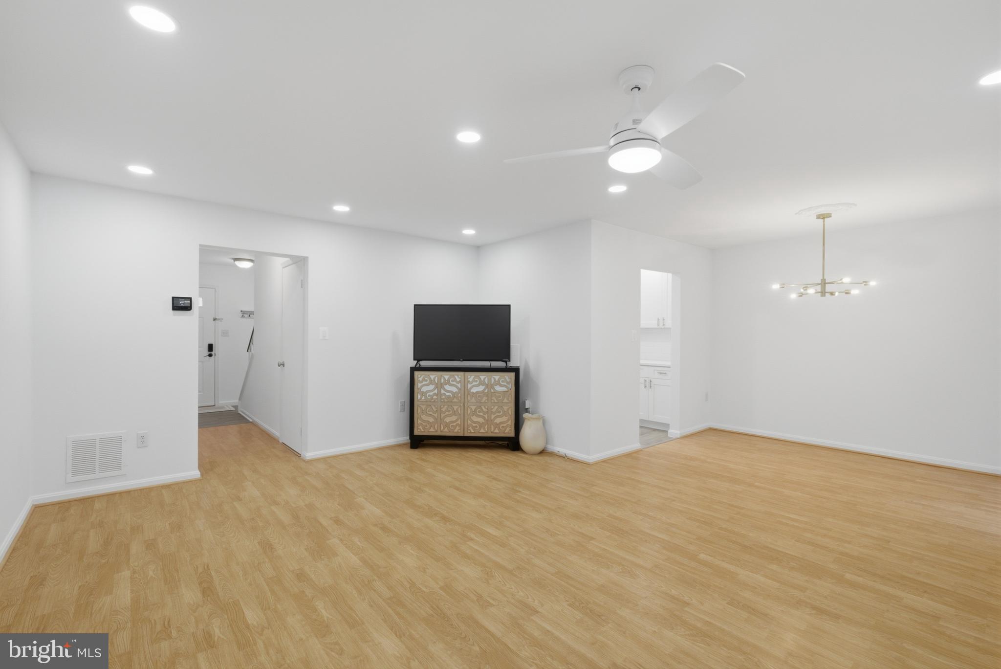 COUNTRY CREEK - Residential