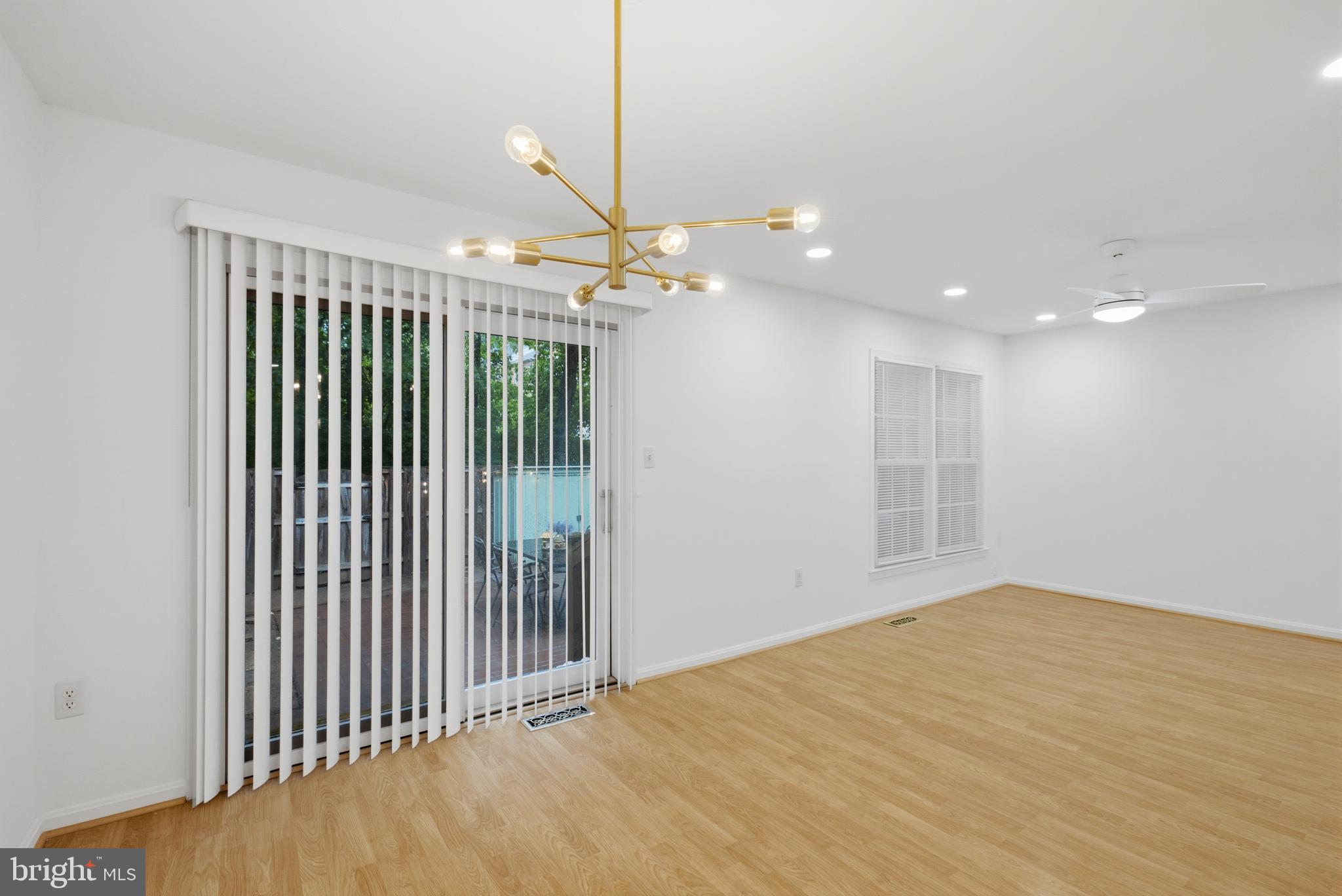 COUNTRY CREEK - Residential