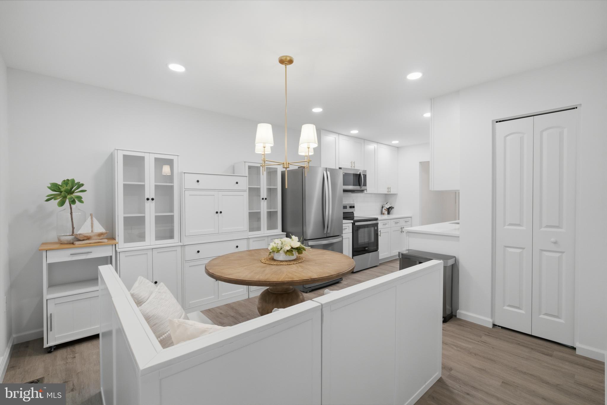 COUNTRY CREEK - Residential