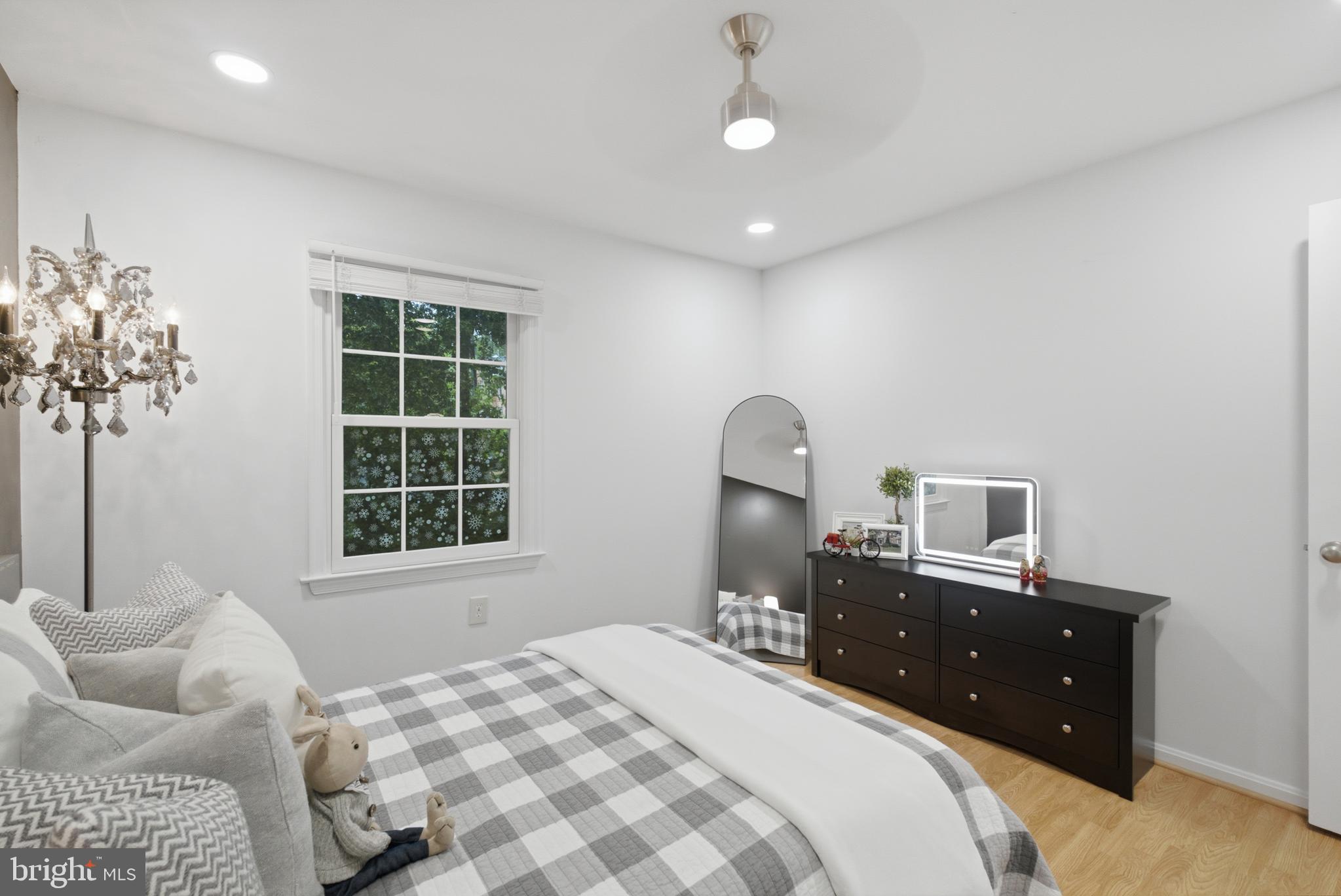 COUNTRY CREEK - Residential