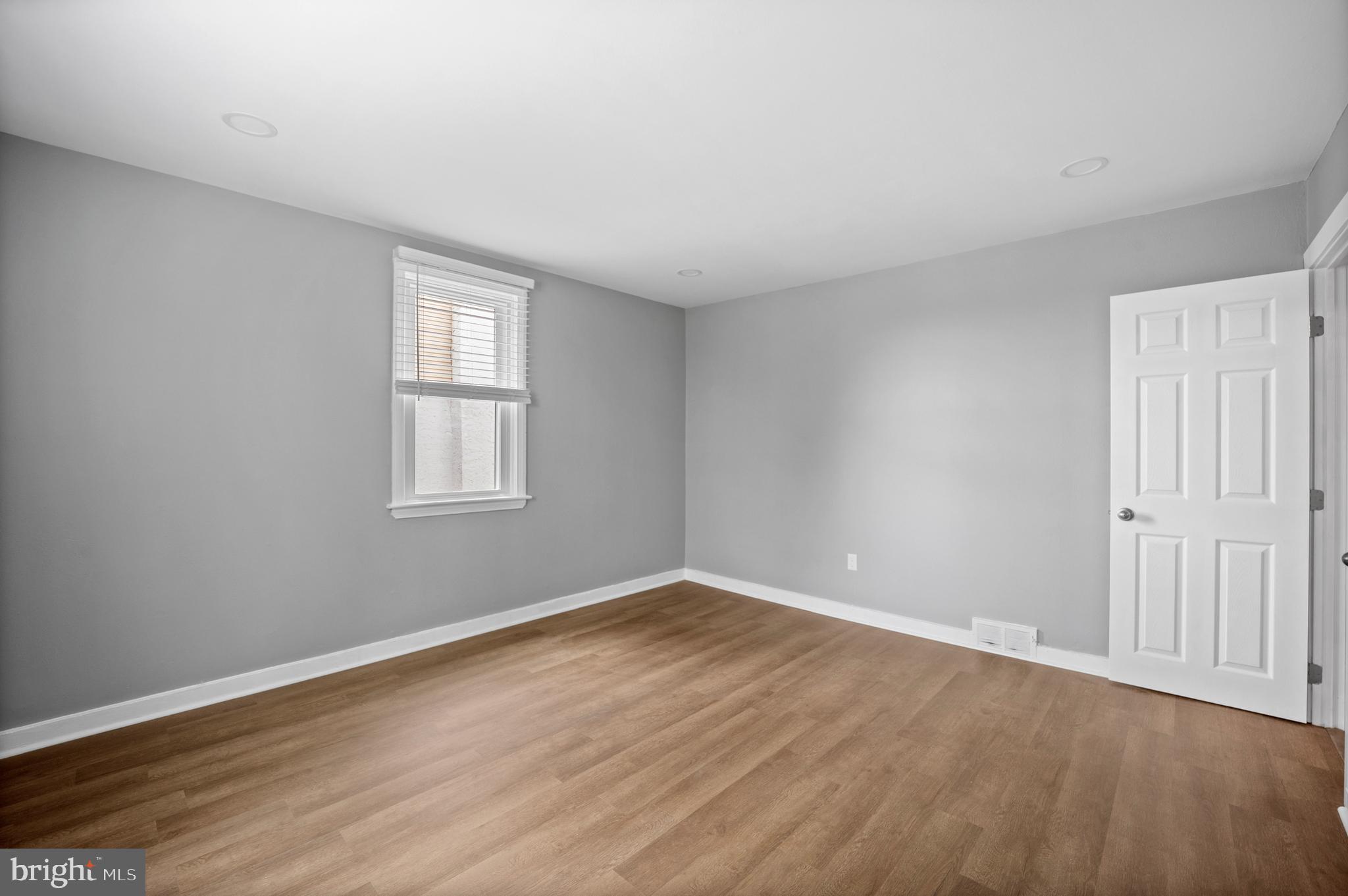 GLENSIDE - Residential Lease