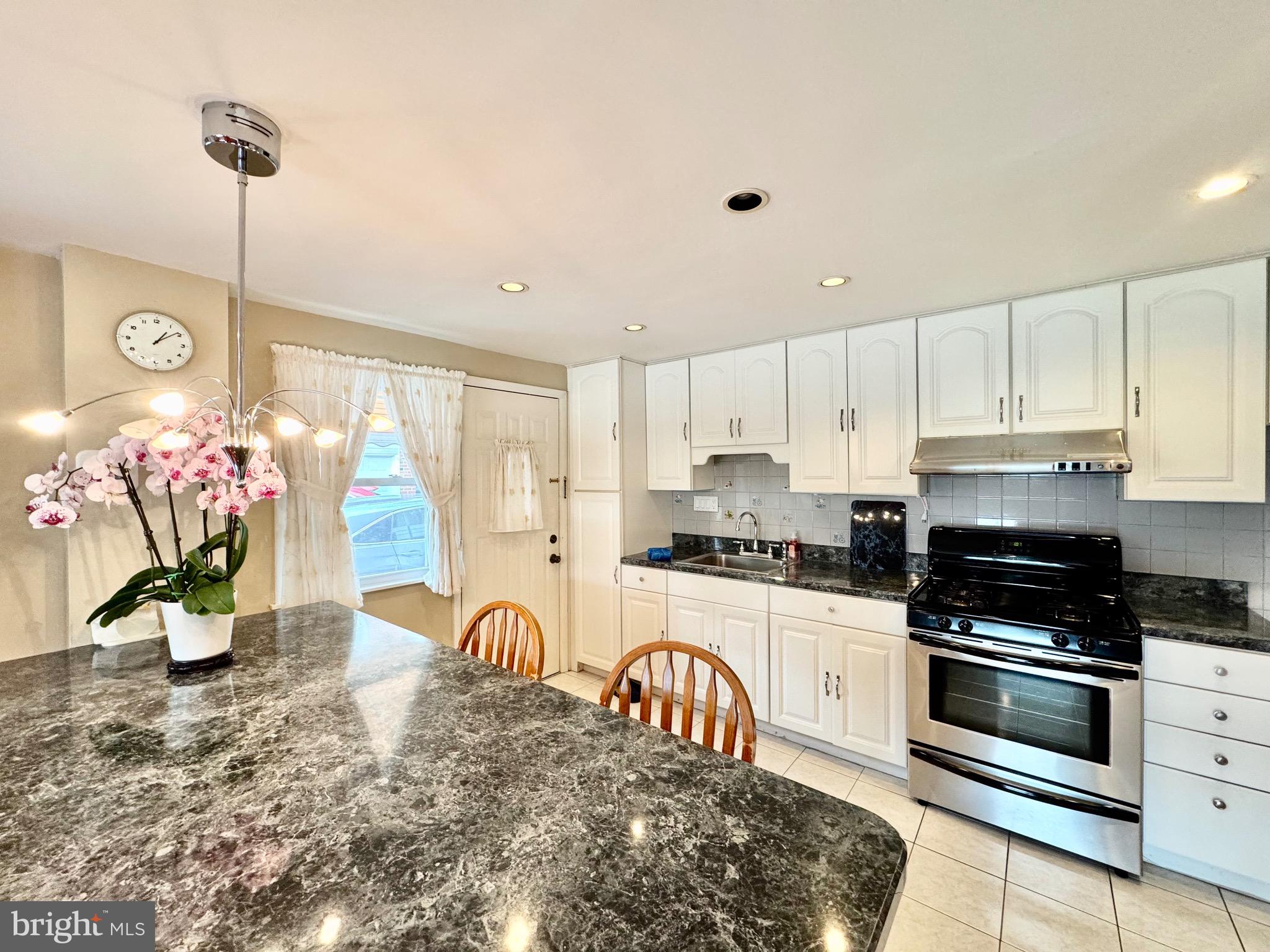 PHILADELPHIA (NORTHEAST) - Residential