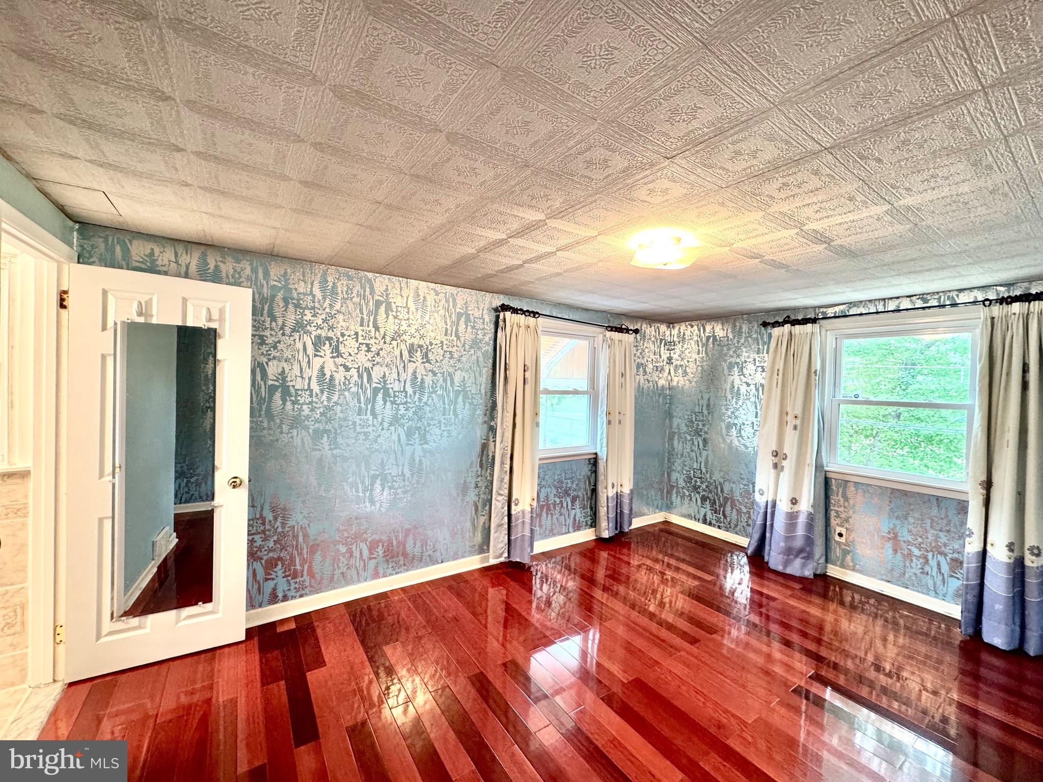 PHILADELPHIA (NORTHEAST) - Residential
