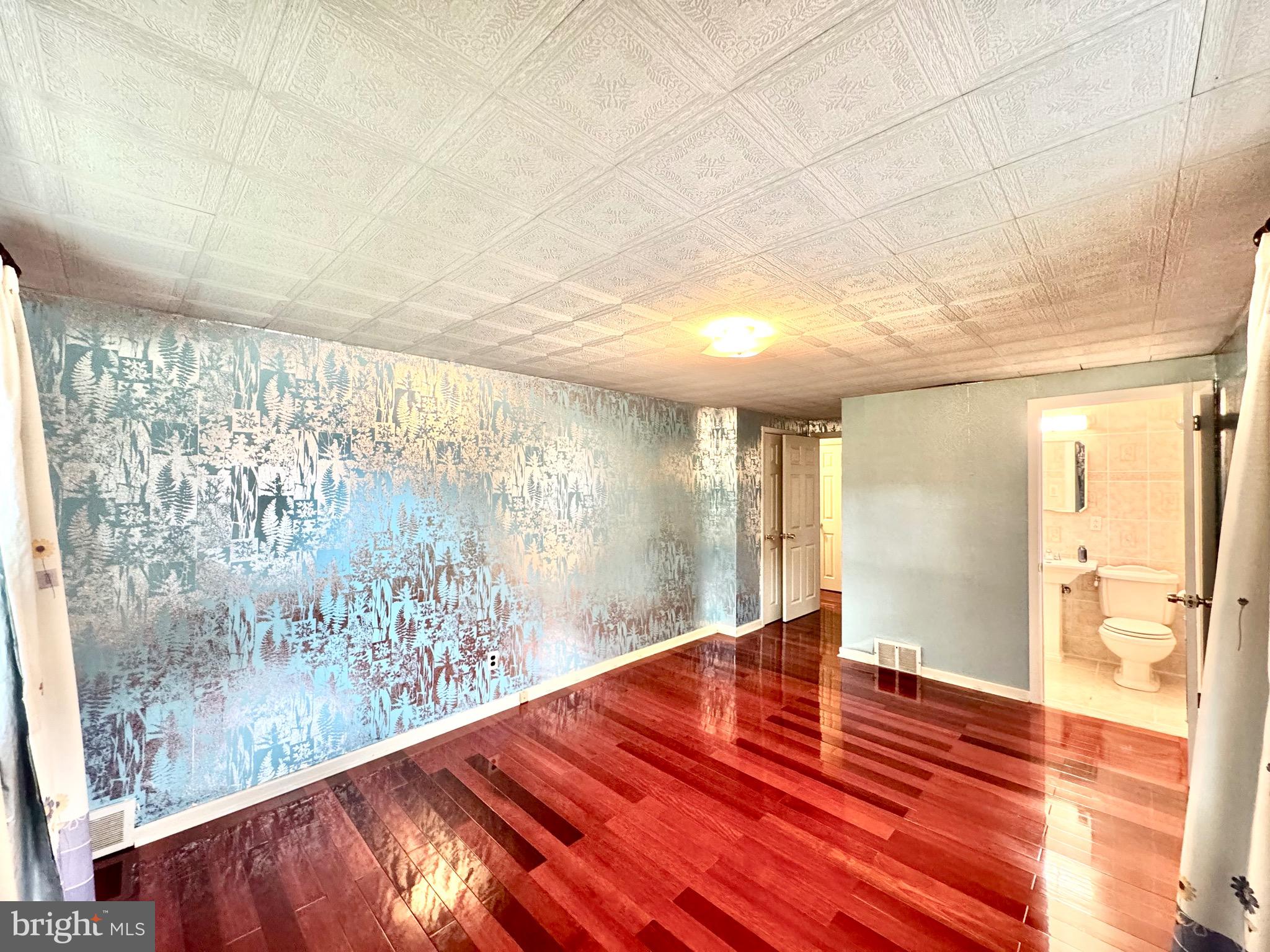 PHILADELPHIA (NORTHEAST) - Residential