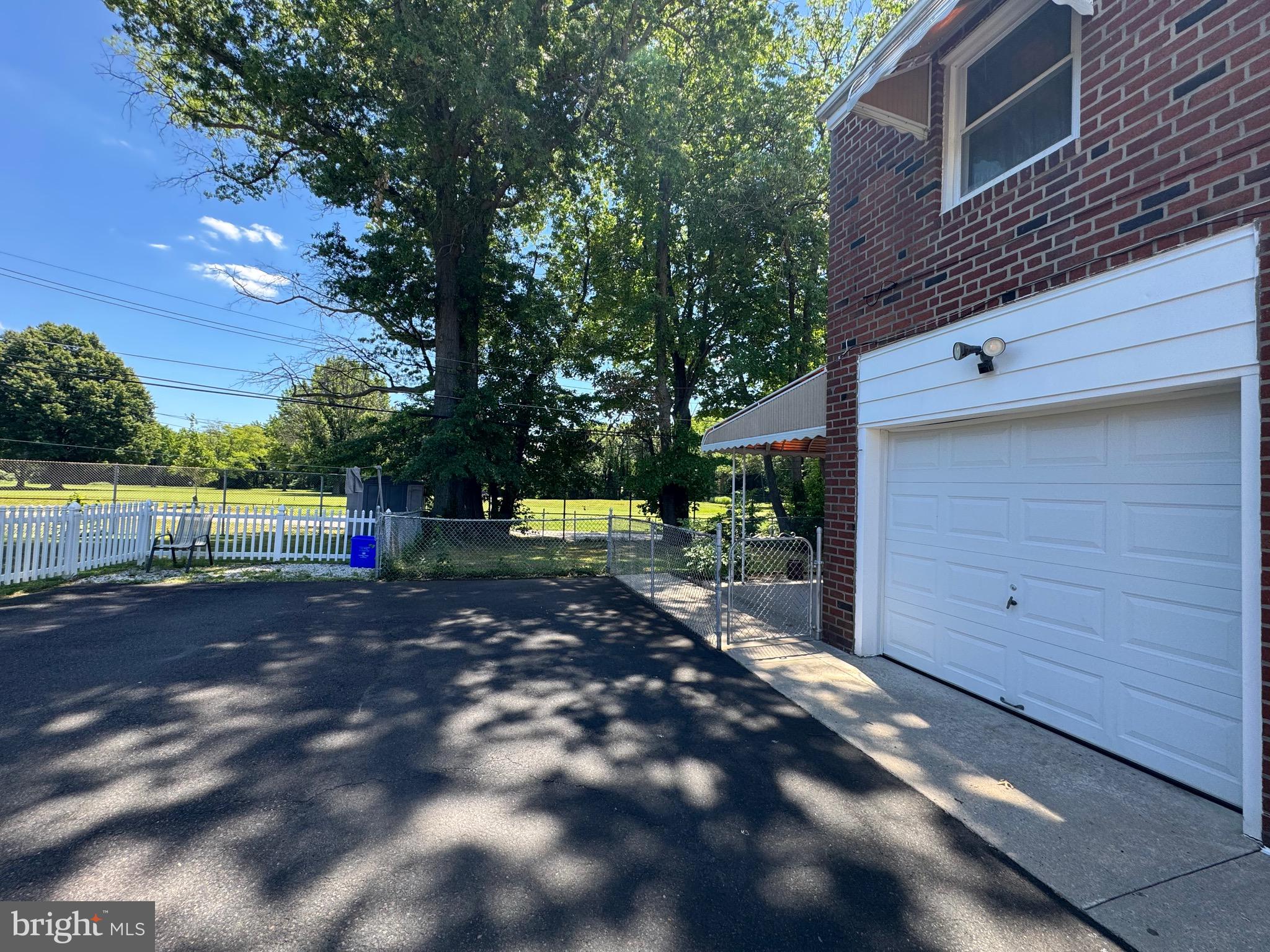 PHILADELPHIA (NORTHEAST) - Residential