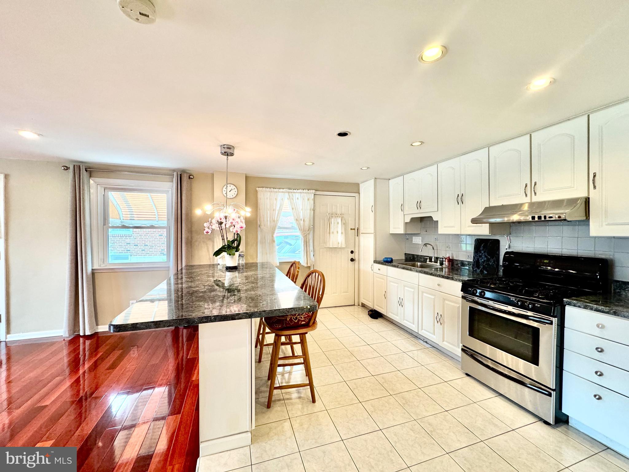 PHILADELPHIA (NORTHEAST) - Residential